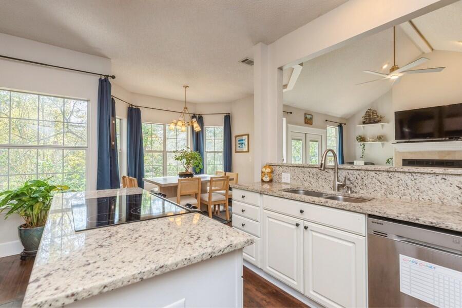HUNTINGTON S/D PH 1 - Residential Lease