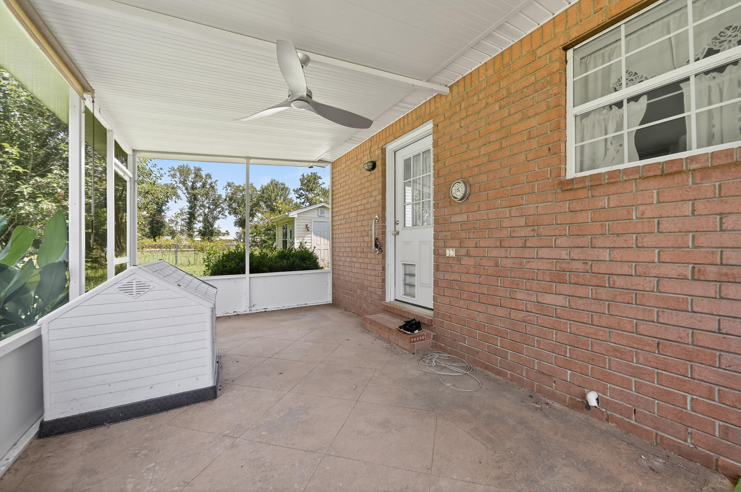 BEG AT NW COR OF SEC S 0 DEG 57 MIN 52 SEC W ALG W LI 1335 34/100 FT TO SW COR OF NW 1/4 OF NW 1/4 - Residential
