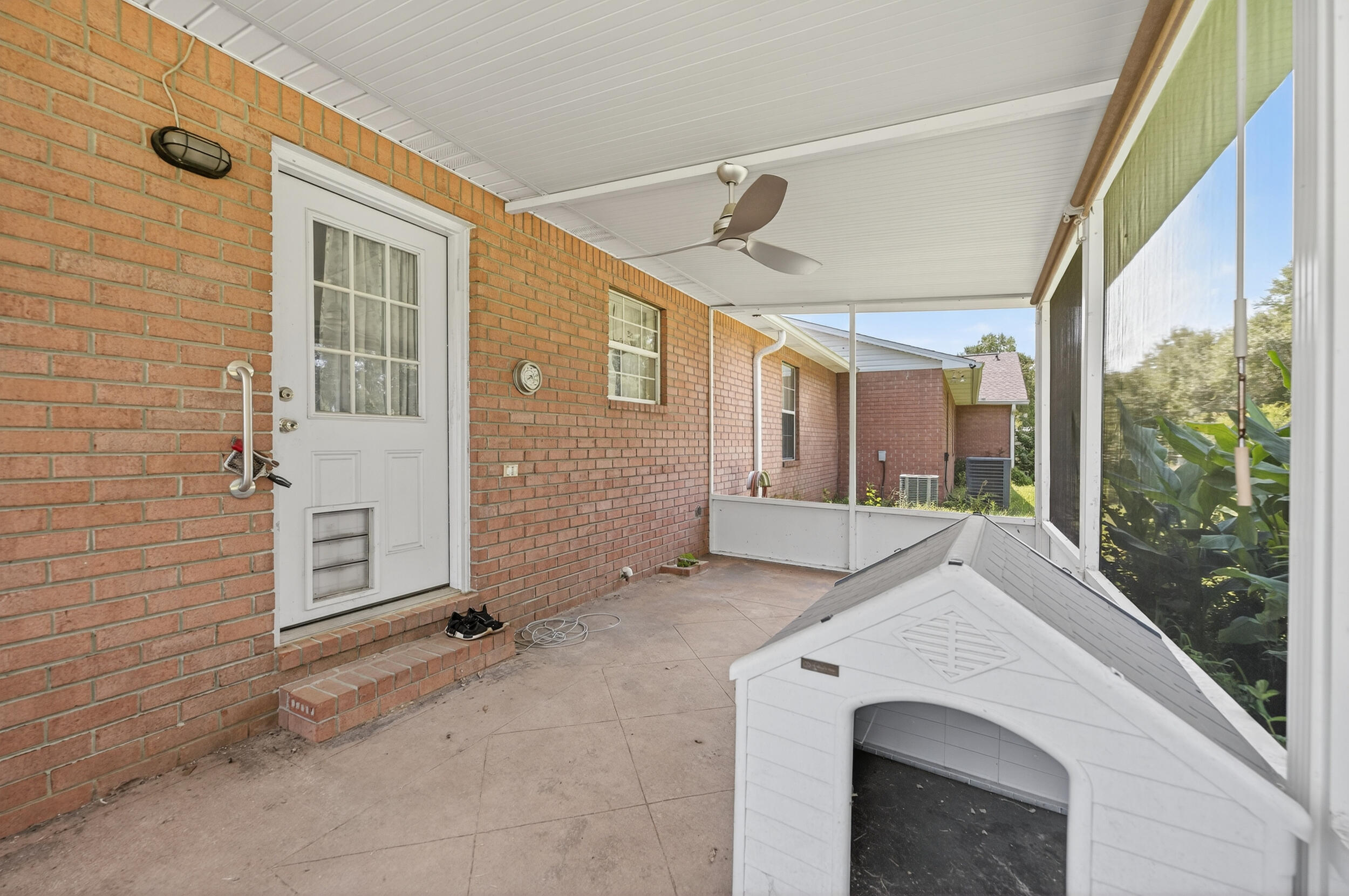 BEG AT NW COR OF SEC S 0 DEG 57 MIN 52 SEC W ALG W LI 1335 34/100 FT TO SW COR OF NW 1/4 OF NW 1/4 - Residential