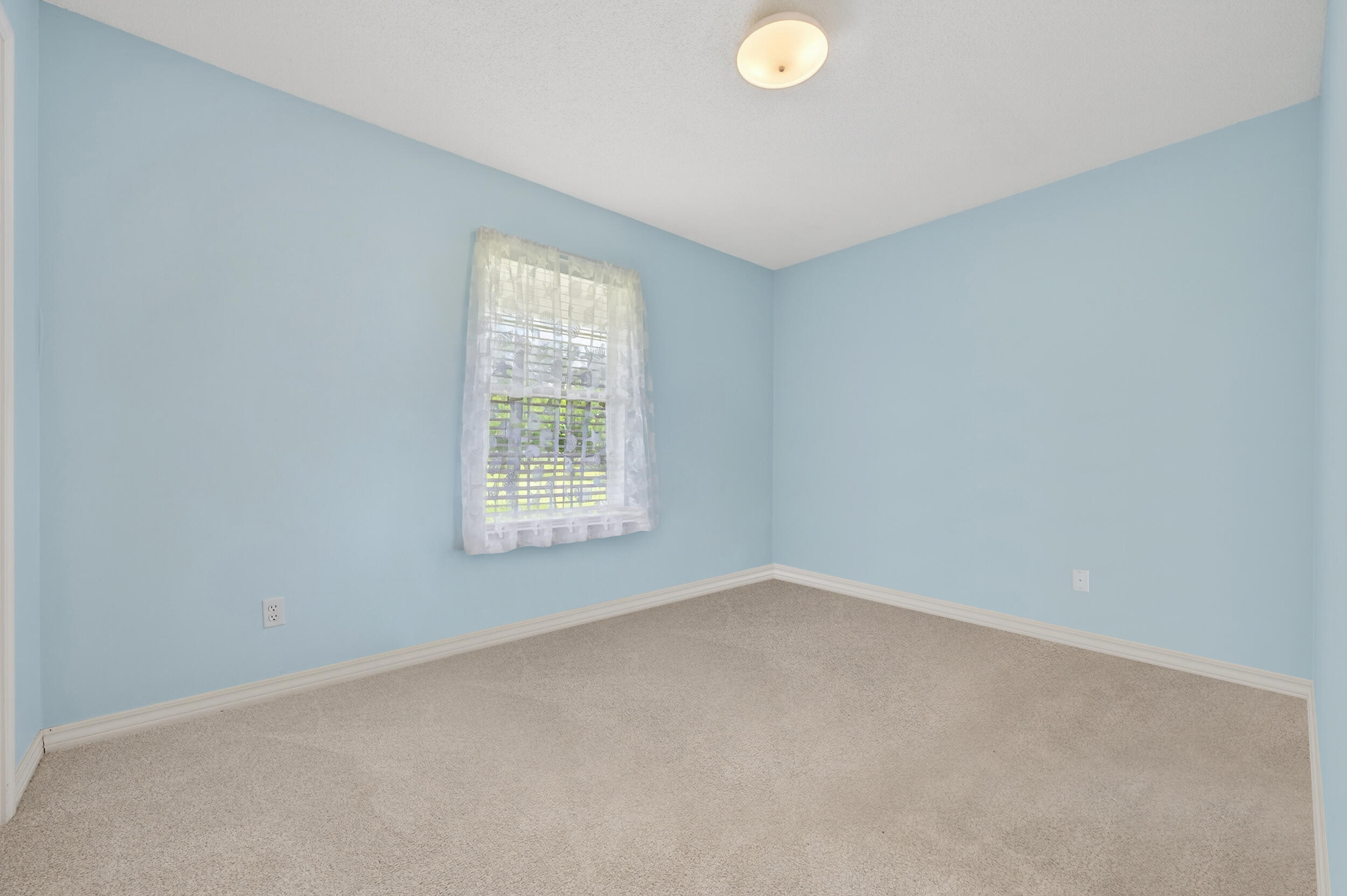 BEG AT NW COR OF SEC S 0 DEG 57 MIN 52 SEC W ALG W LI 1335 34/100 FT TO SW COR OF NW 1/4 OF NW 1/4 - Residential