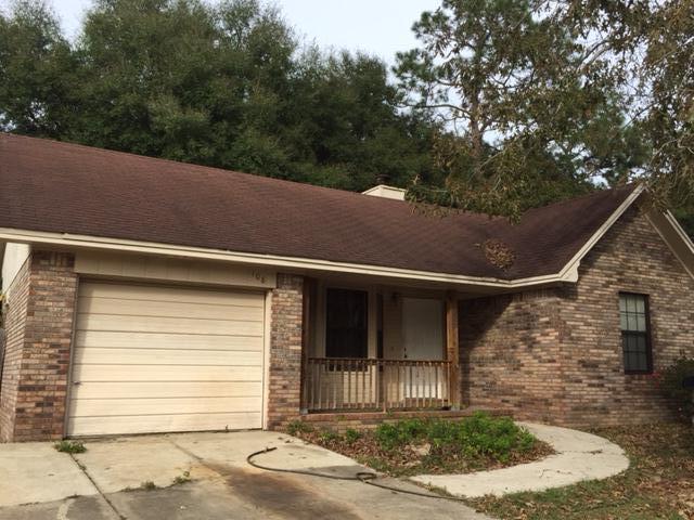 SHORT SALE. WONDERFUL OPPORTUNITY TO RENEW THIS PROPERTY. THIS HOME WILL NOT QUALIFY FOR TRADITIONAL FINANCING. LARGE LOT WITH MATURE TREES, SPLIT FLOOR PLAN, AND FIREPLACE.THERE IS NO CARPETING IN THE HOME, IT HAS BEEN REMOVED BY THE HOMEOWNER.