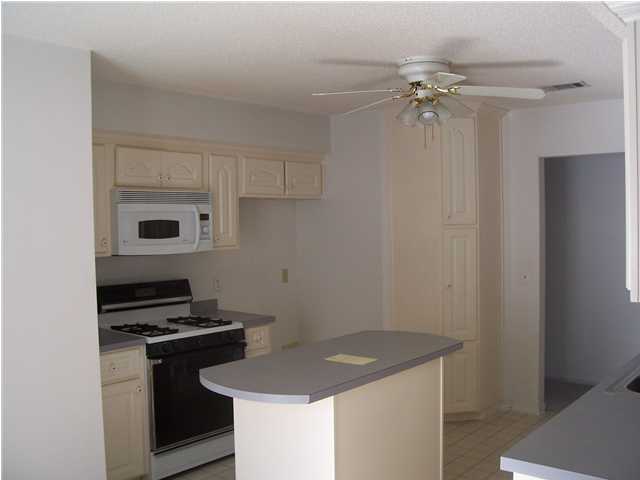 PARKWOOD SQUARE PH 1 - Residential Lease