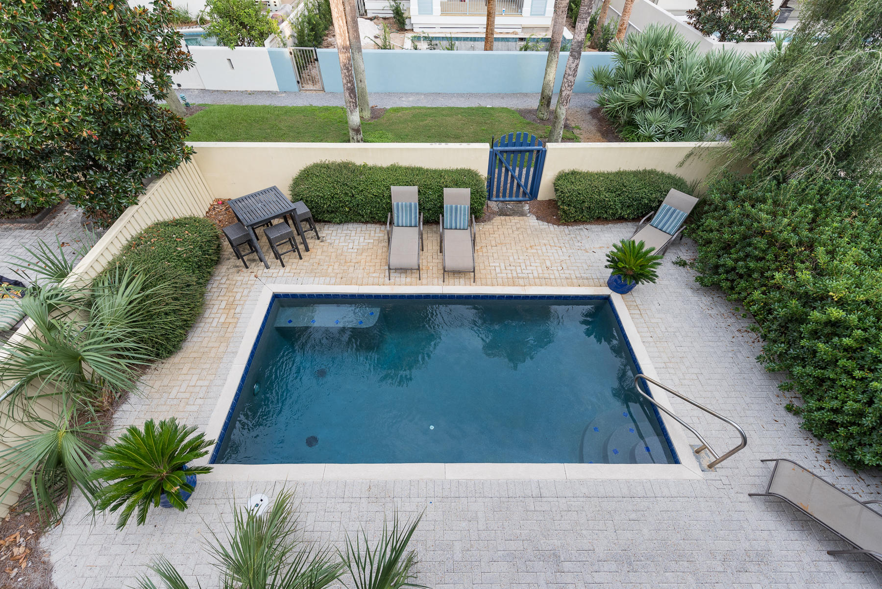 WATER'S EDGE - Residential