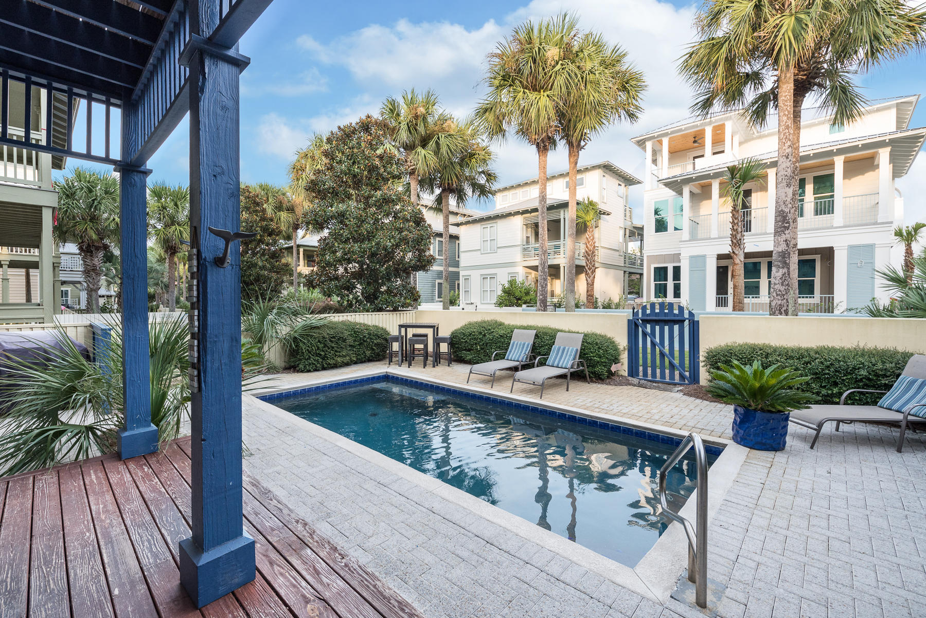 WATER'S EDGE - Residential