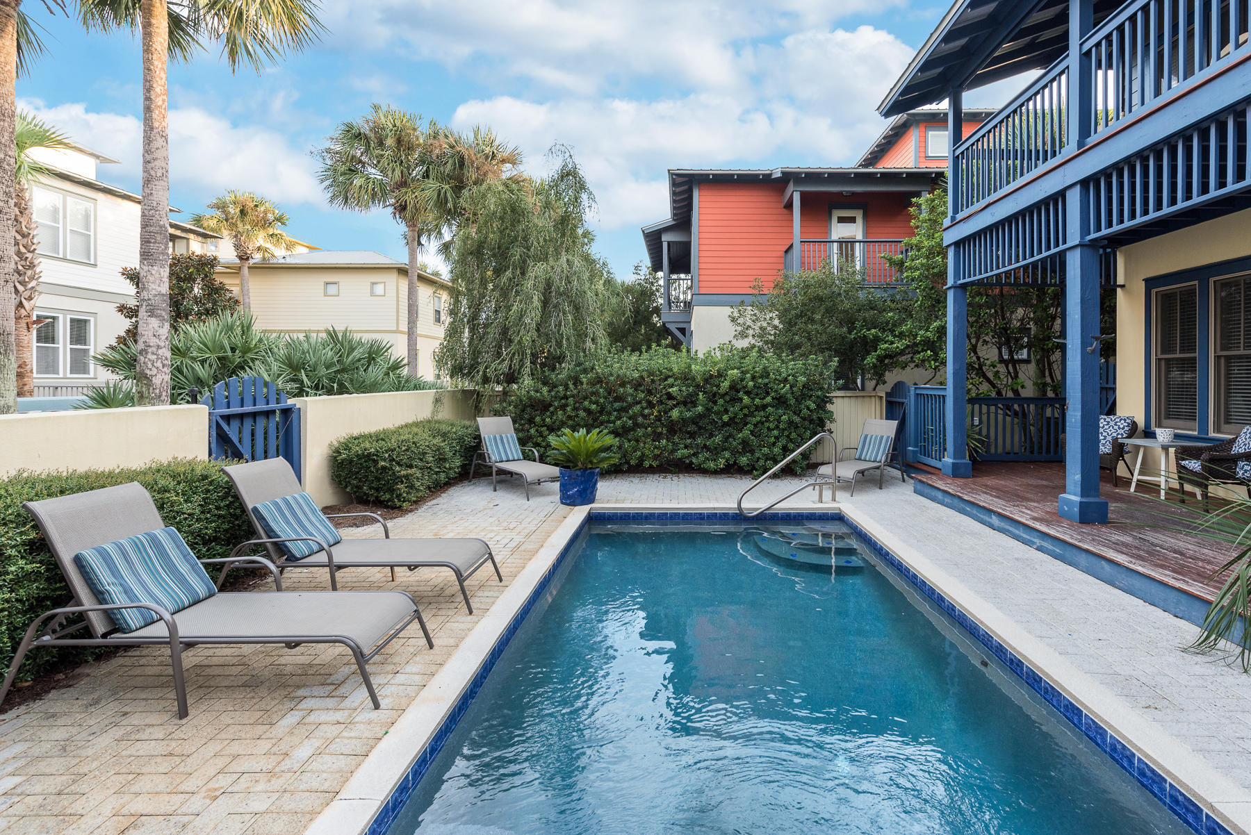 WATER'S EDGE - Residential