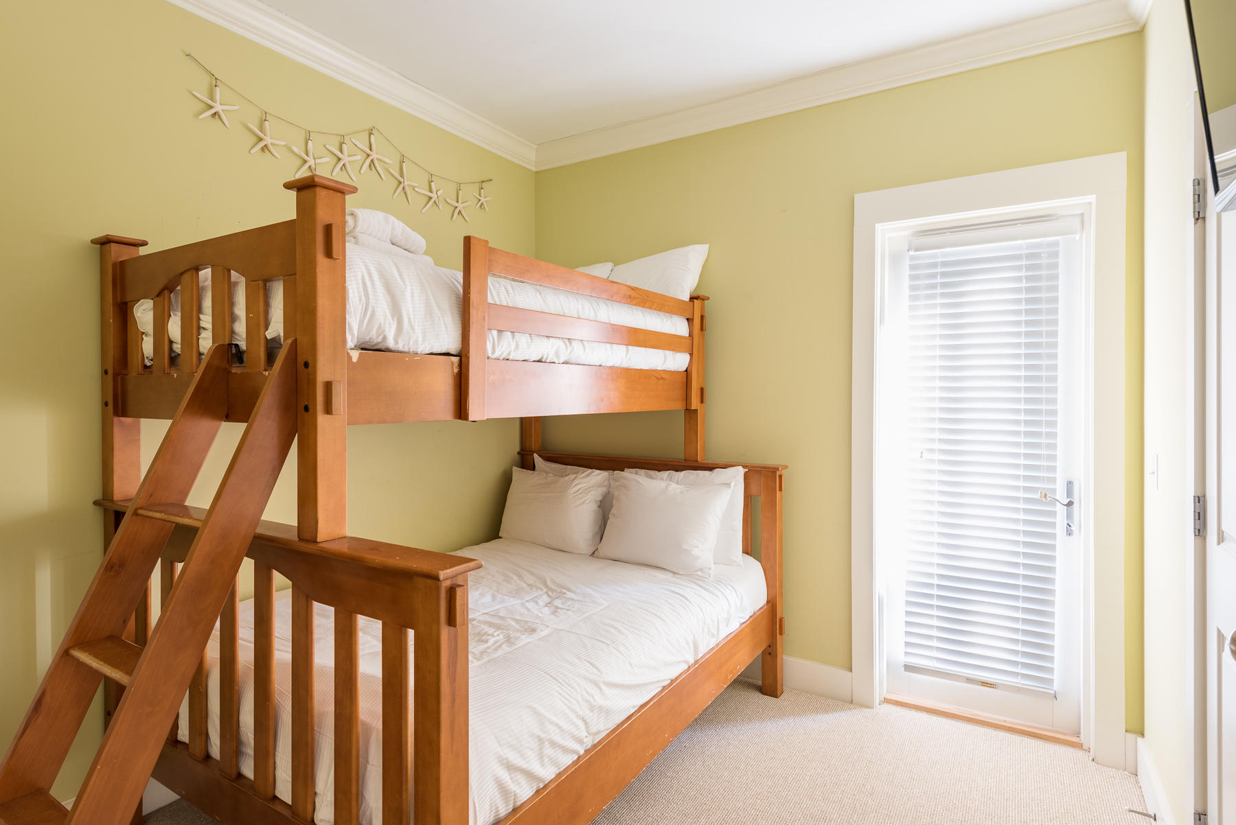 WATER'S EDGE - Residential