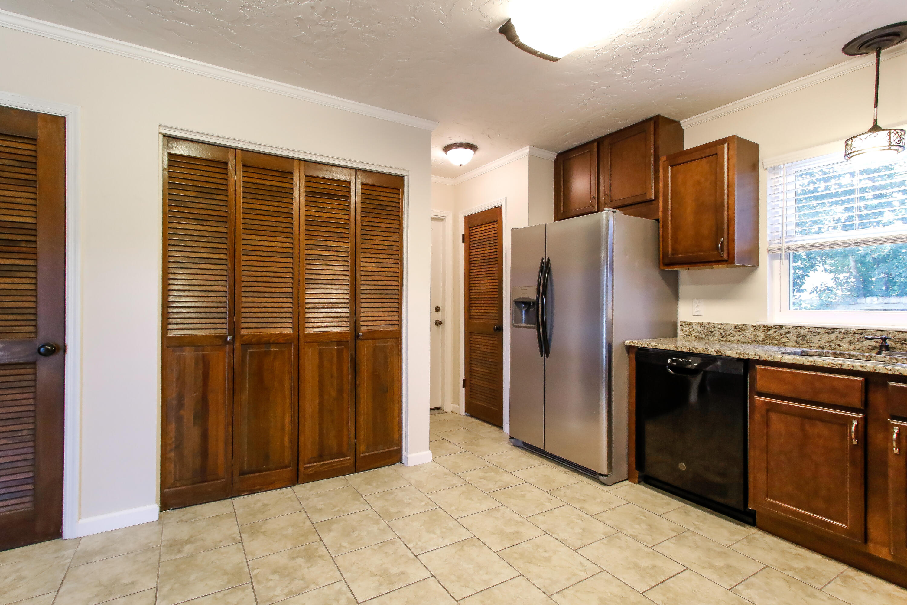 PORT DIXIE - Residential Lease