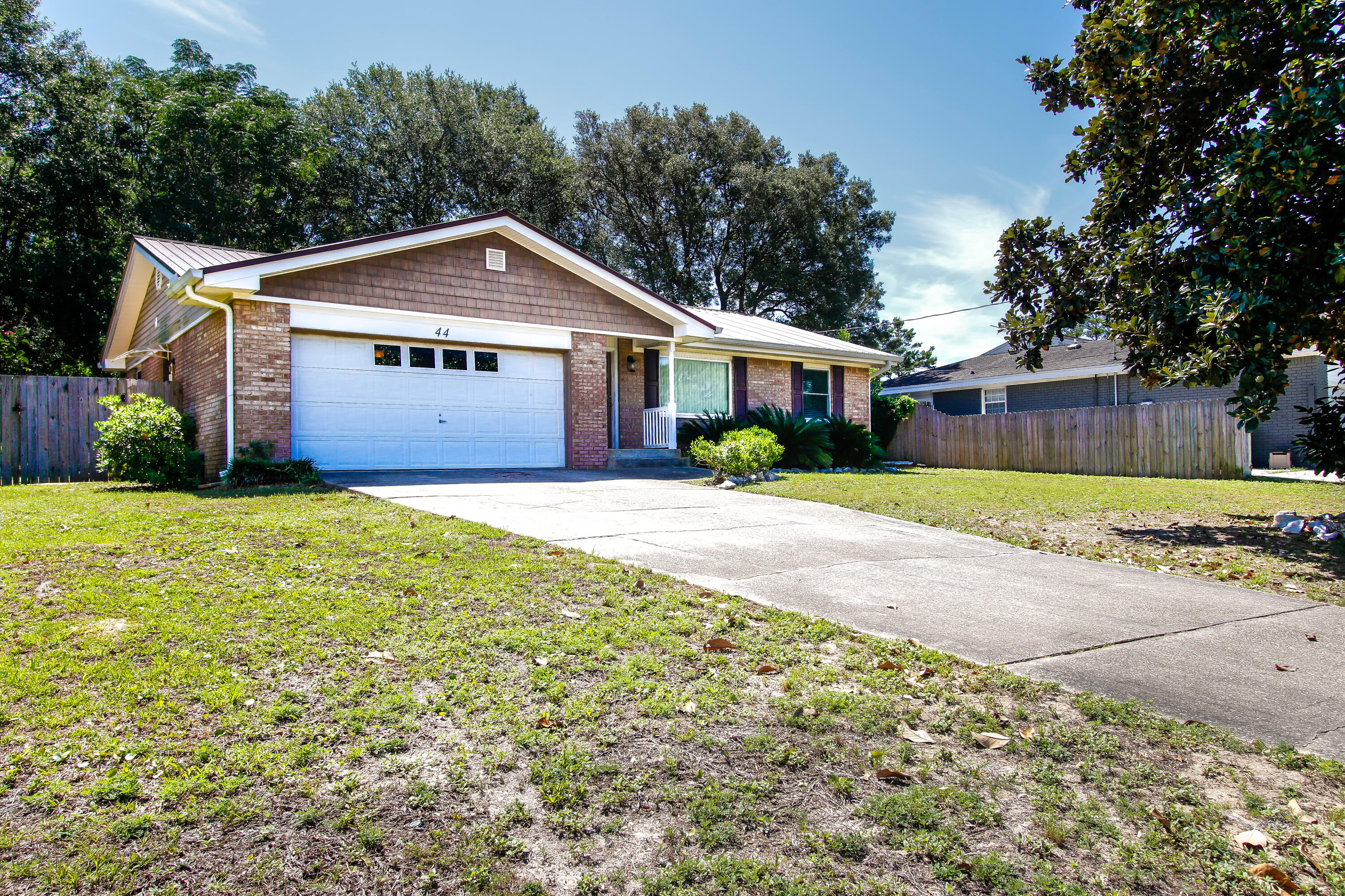 PORT DIXIE - Residential Lease