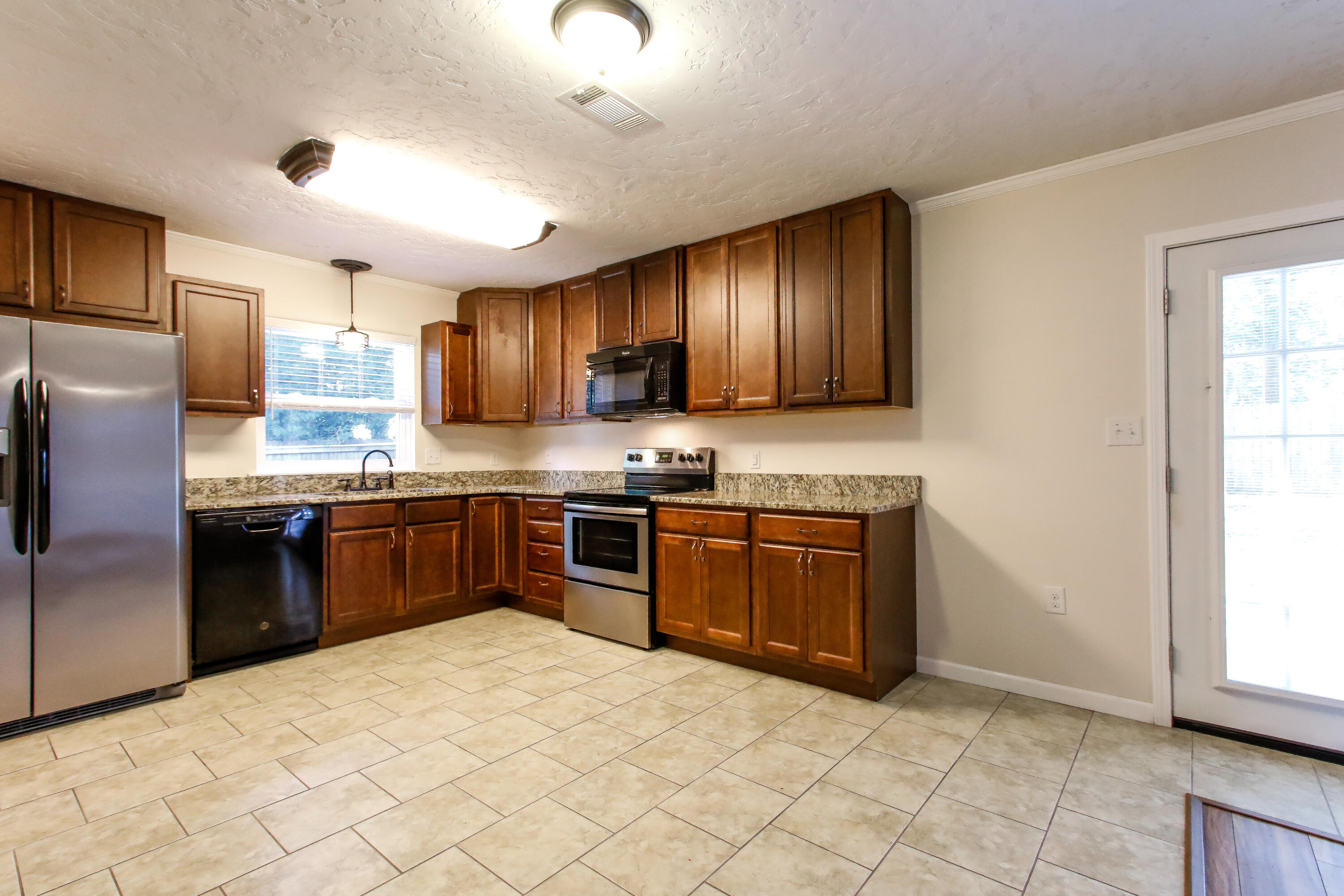 PORT DIXIE - Residential Lease