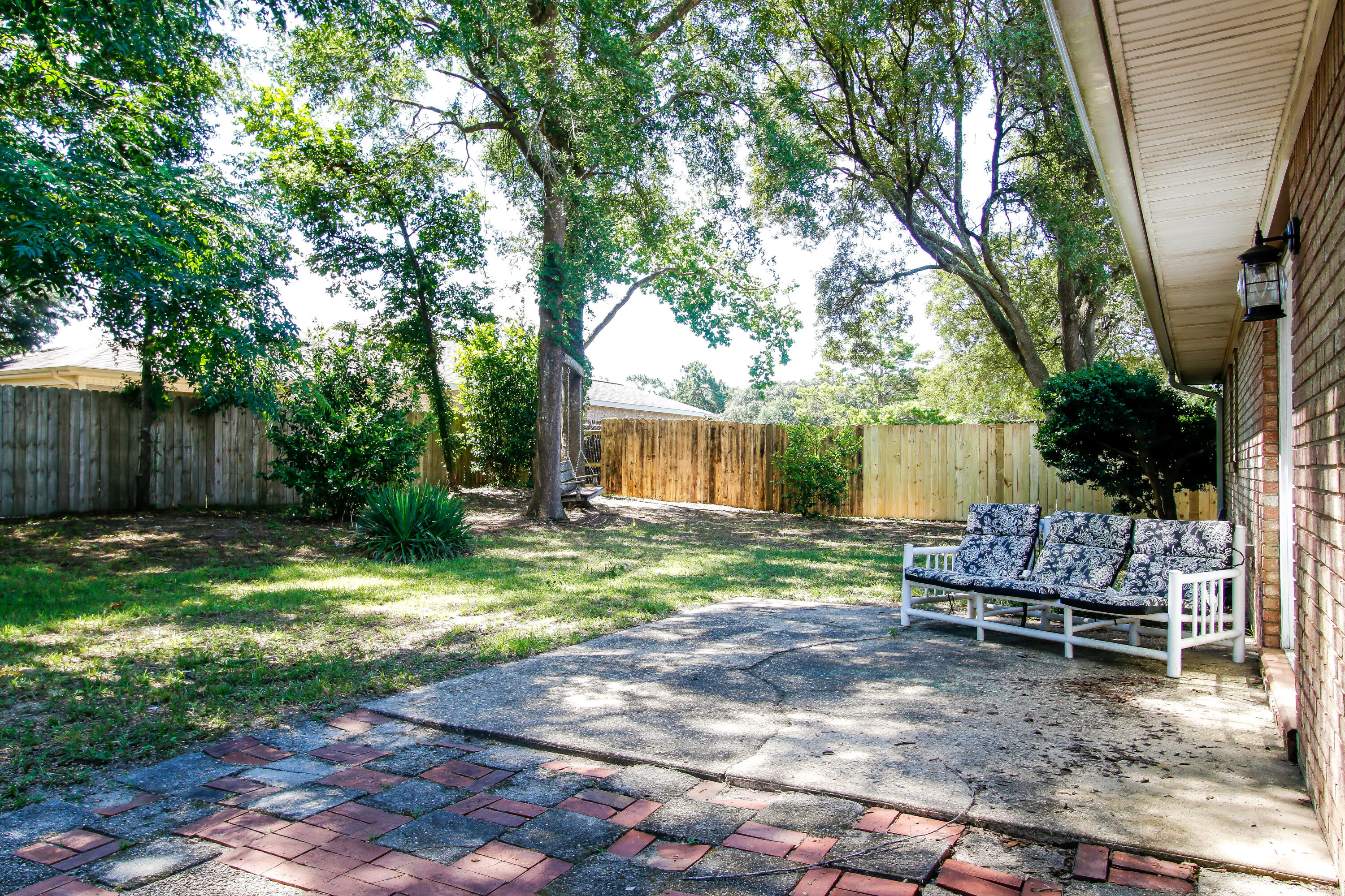 PORT DIXIE - Residential Lease