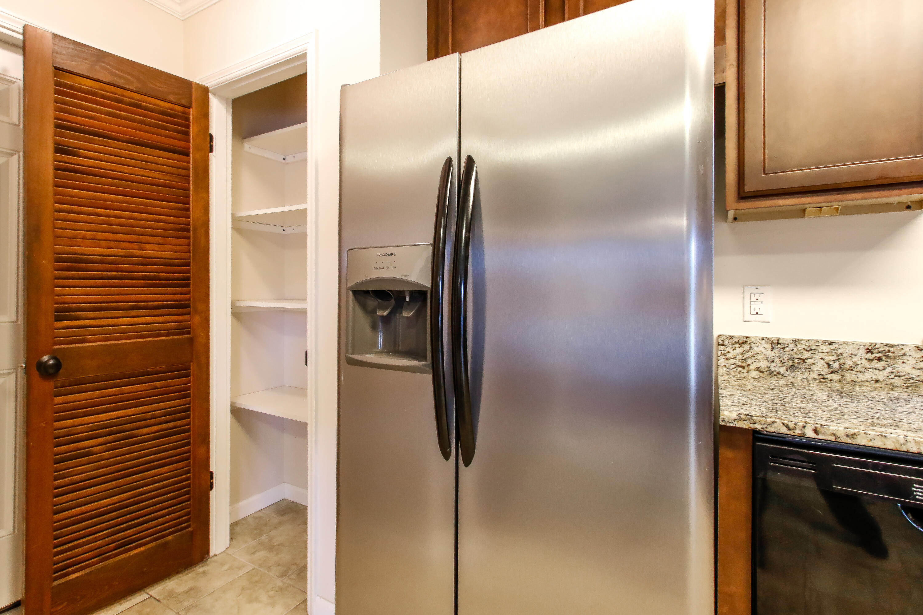 PORT DIXIE - Residential Lease