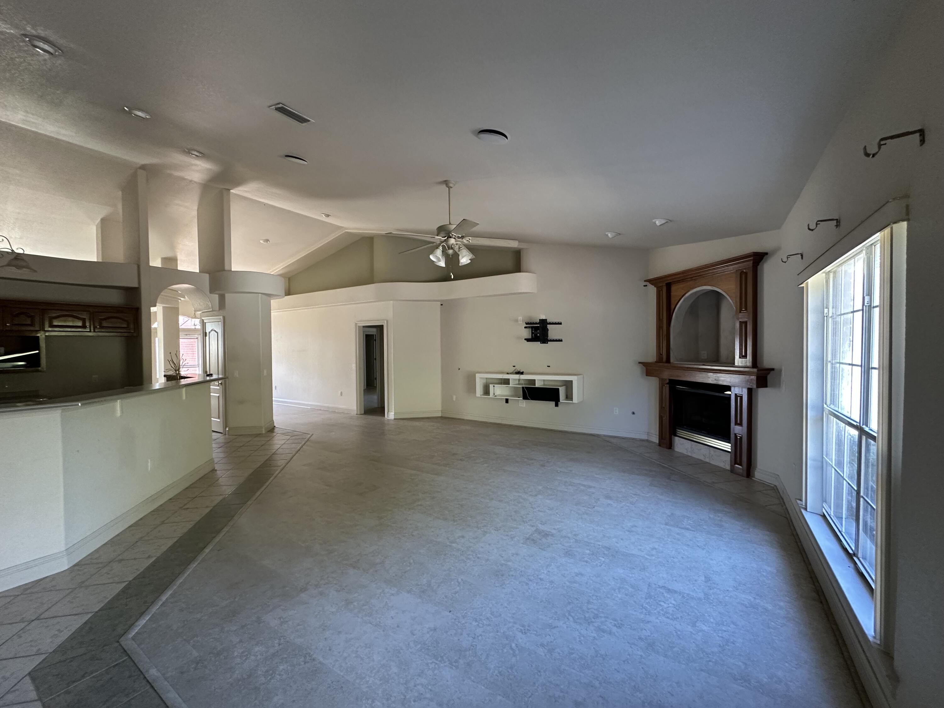CROWN POINTE ESTATES - Residential