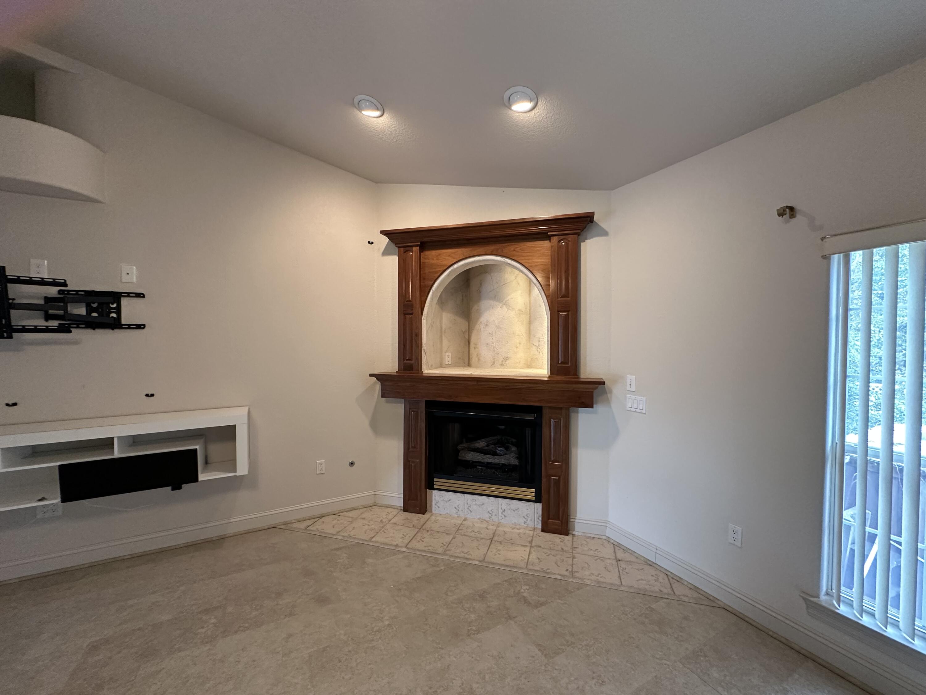 CROWN POINTE ESTATES - Residential