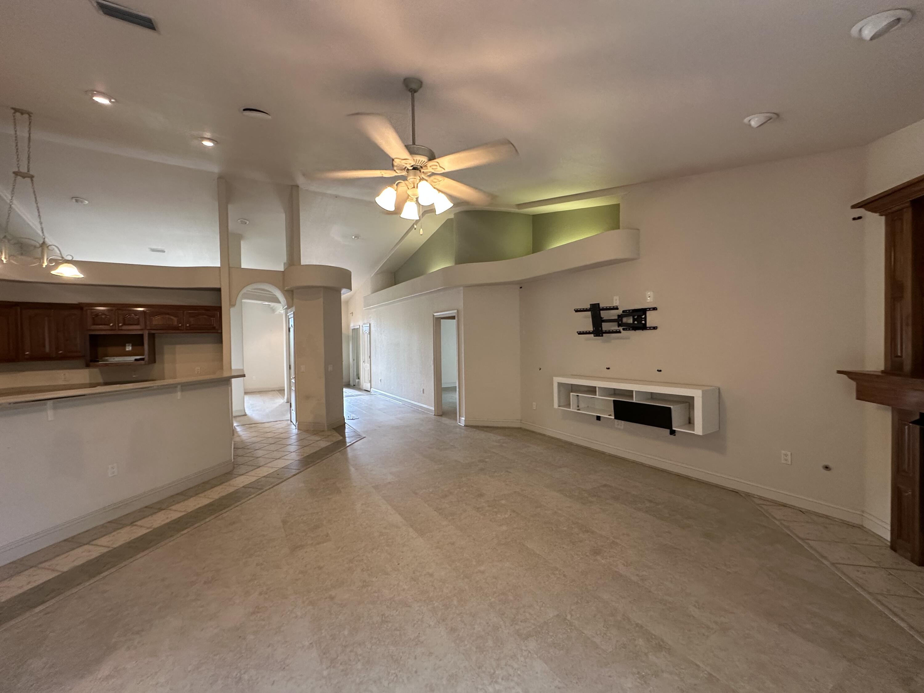 CROWN POINTE ESTATES - Residential