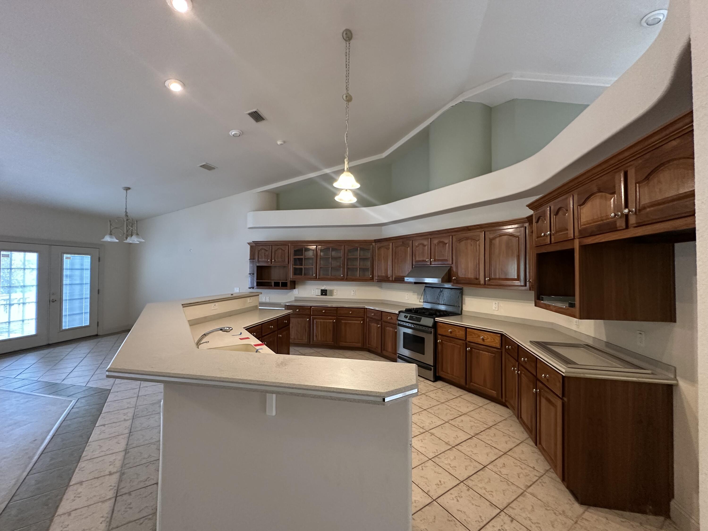 CROWN POINTE ESTATES - Residential