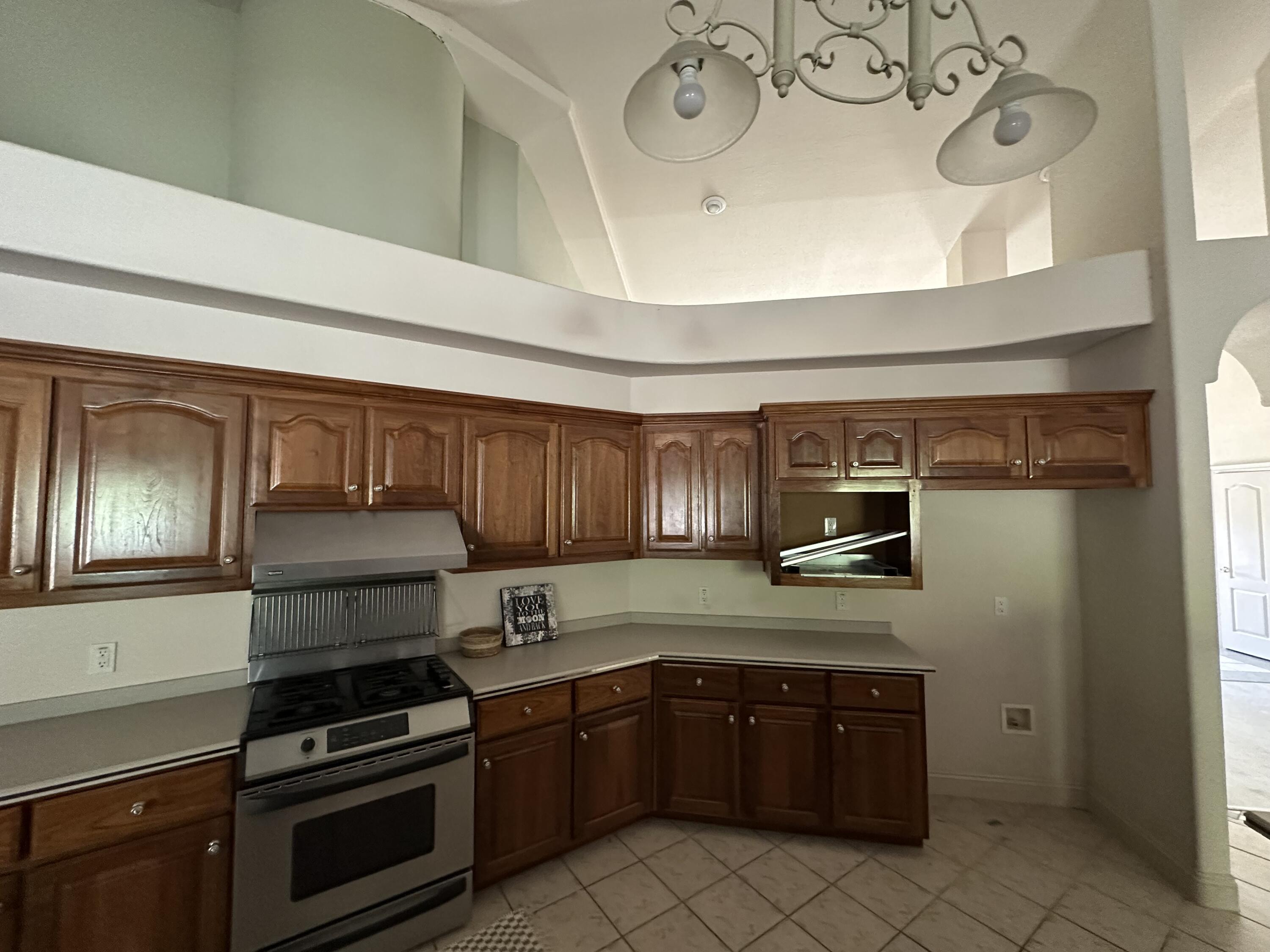 CROWN POINTE ESTATES - Residential