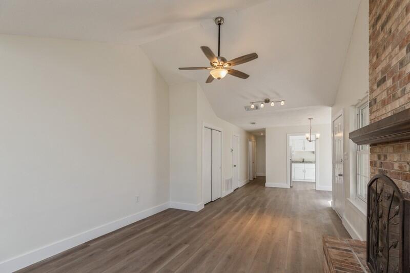 HIDDEN TRAILS PH 1 - Residential