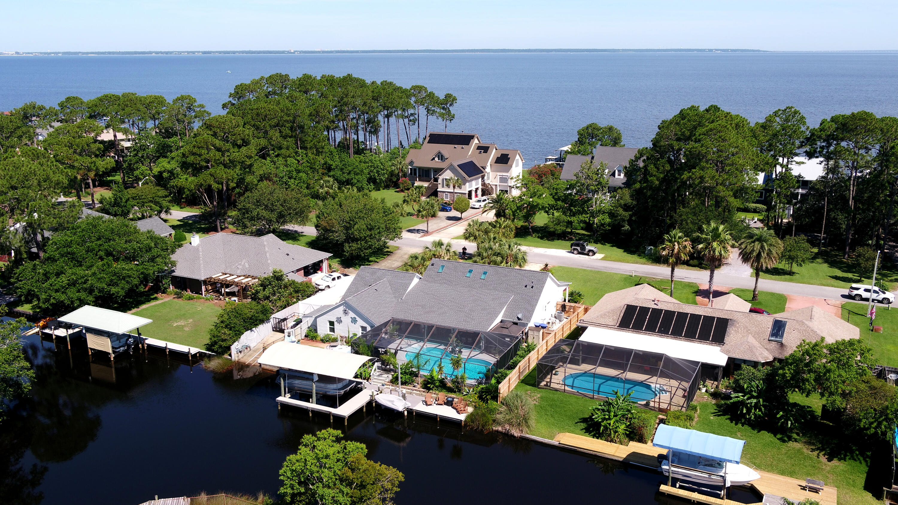 POLYNESIAN ISLANDS - Residential