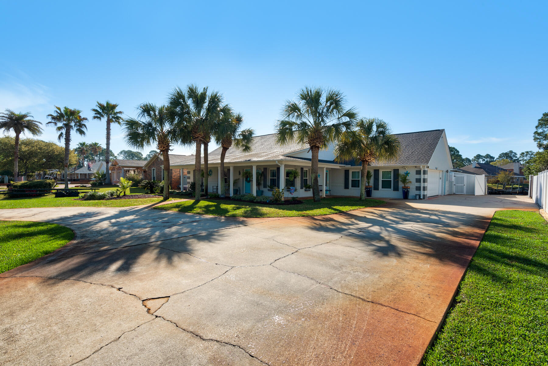 POLYNESIAN ISLANDS - Residential