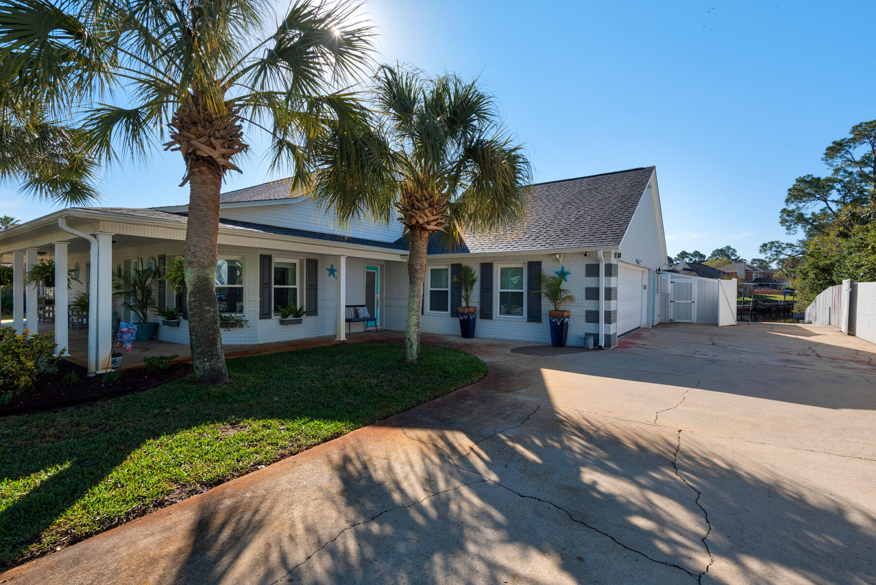 POLYNESIAN ISLANDS - Residential