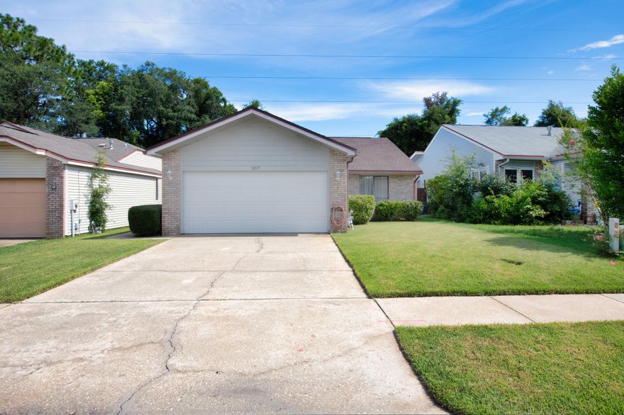 This is the ONE! Light , bright and move in ready in Niceville . Close to bases, beaches, NWFL college , farmers markets and local entertainment. This home offers a refreshing atmosphere to come home too. Spacious floorplan with 3 bedrooms PLUS an 160 sqft FLEX ROOM and 2 full bathrooms on a quaint lot for easy living and maintenance. Galley kitchen includes a new Bosch dishwasher and a dining area . New flooring throughout home. New roof in 2023, HVAC 2019, WH 2022.