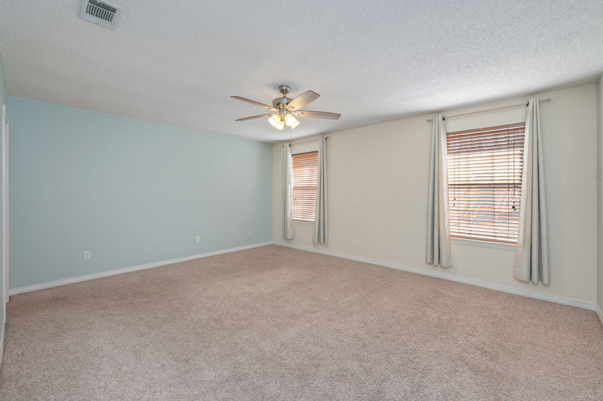 COUNTRY BREEZE ESTATES - Residential Lease