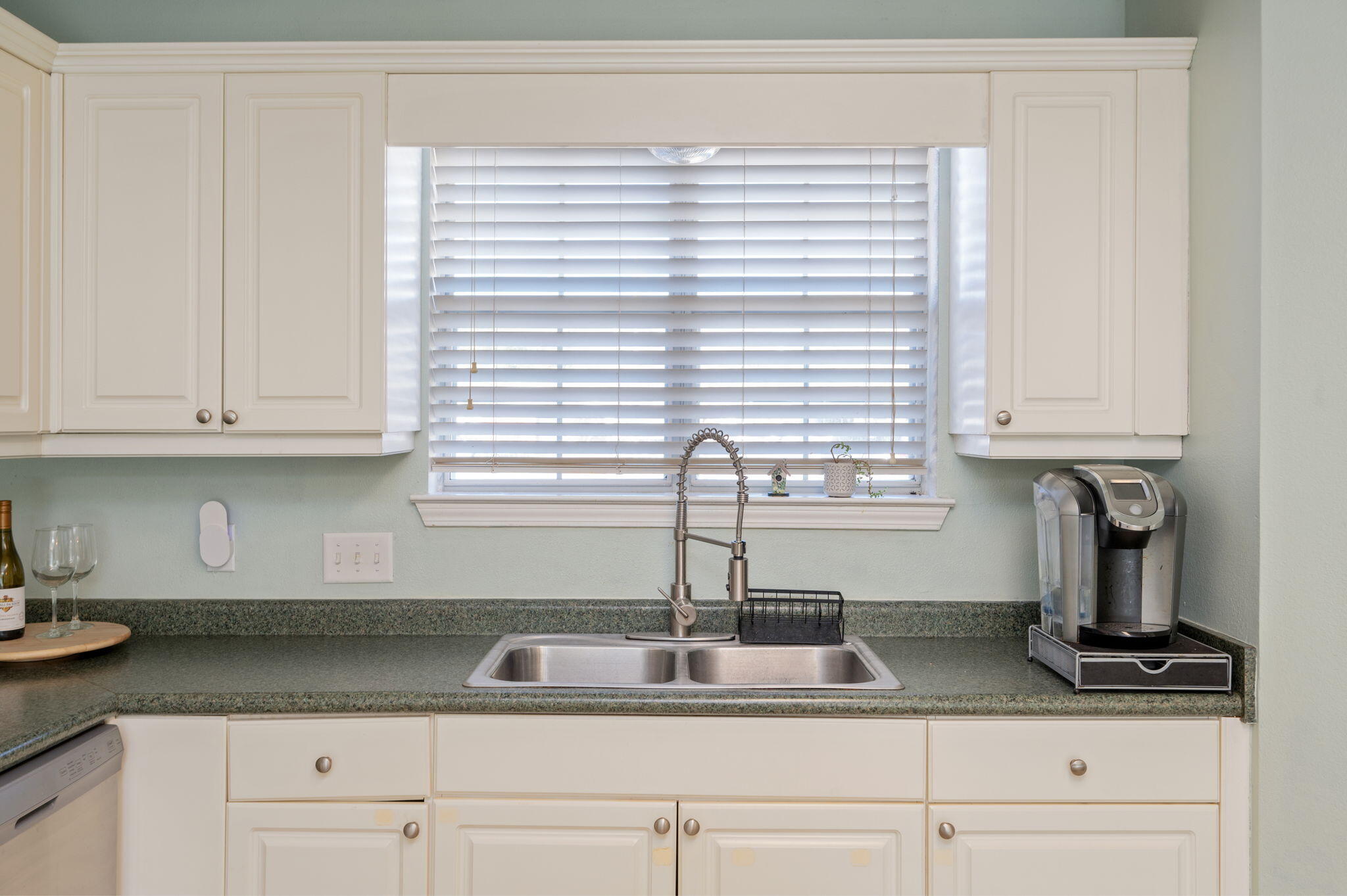 COUNTRY BREEZE ESTATES - Residential Lease