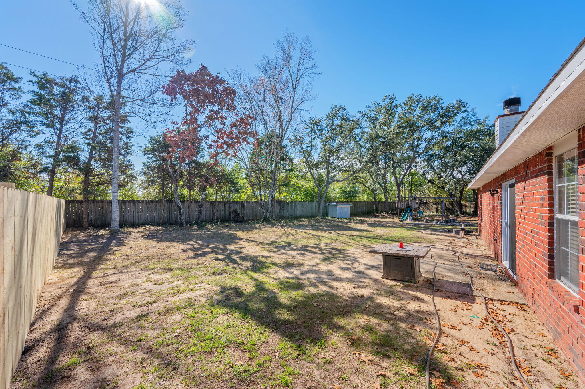 COUNTRY BREEZE ESTATES - Residential Lease