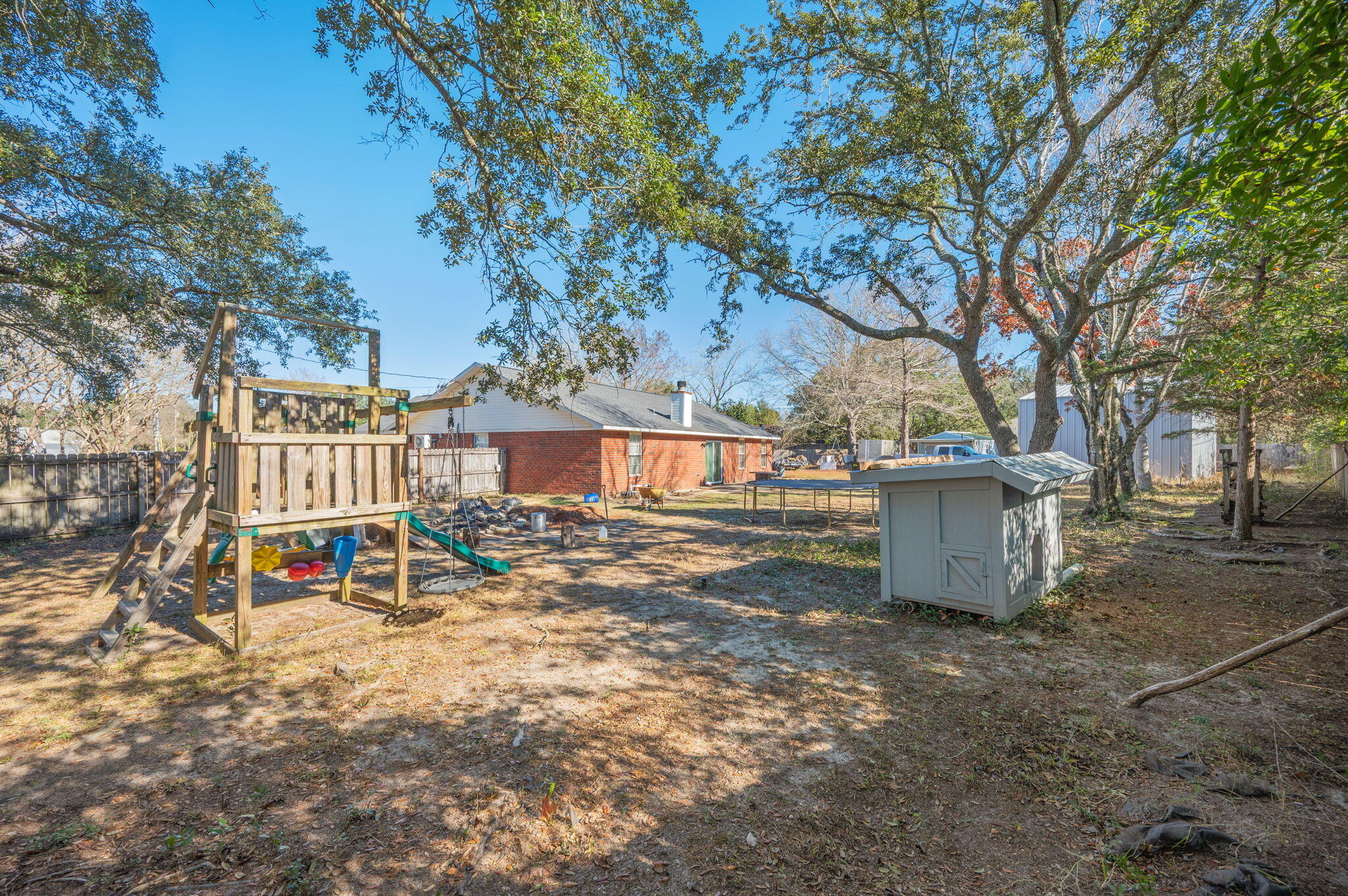 COUNTRY BREEZE ESTATES - Residential Lease