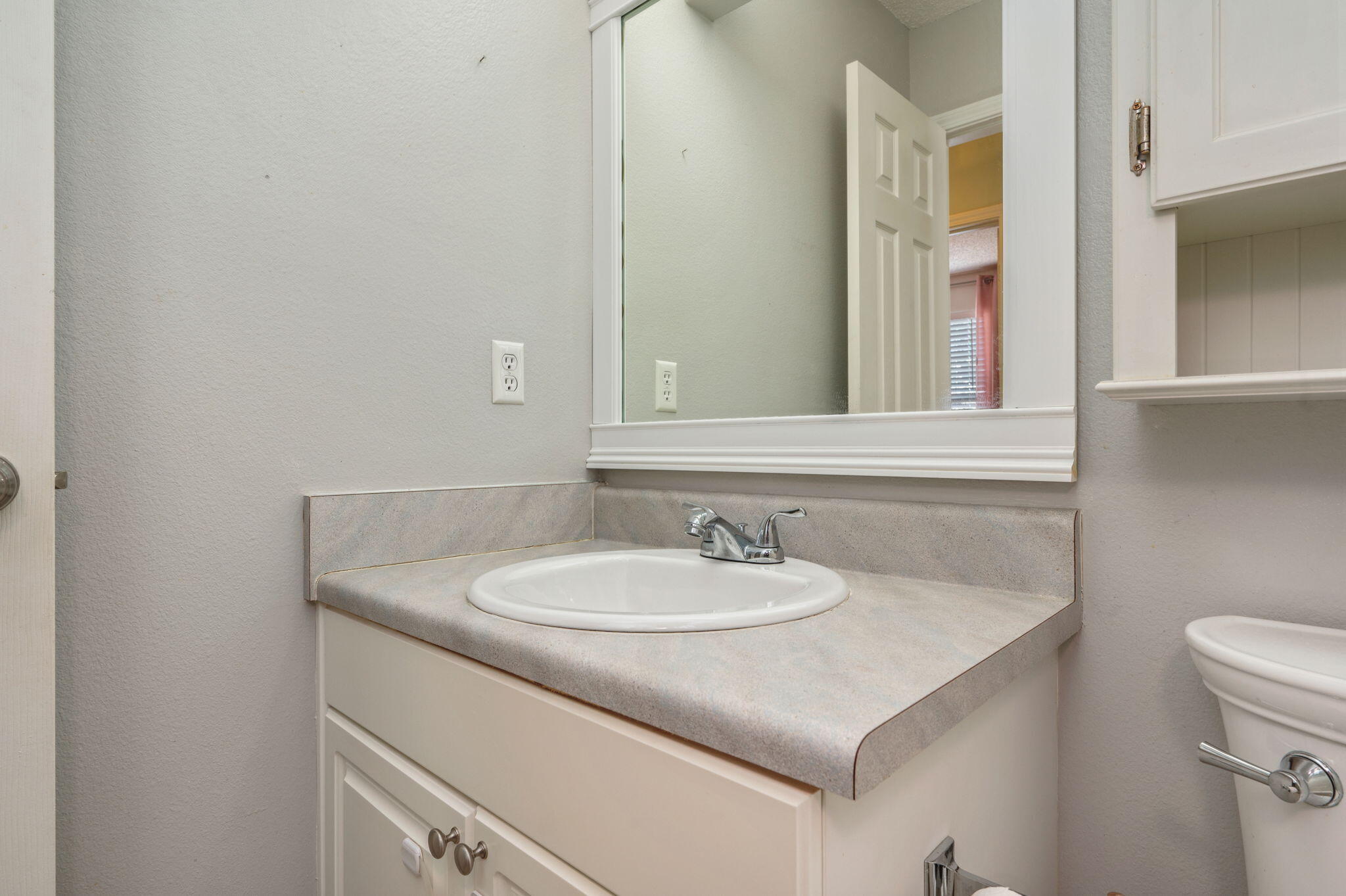 COUNTRY BREEZE ESTATES - Residential Lease