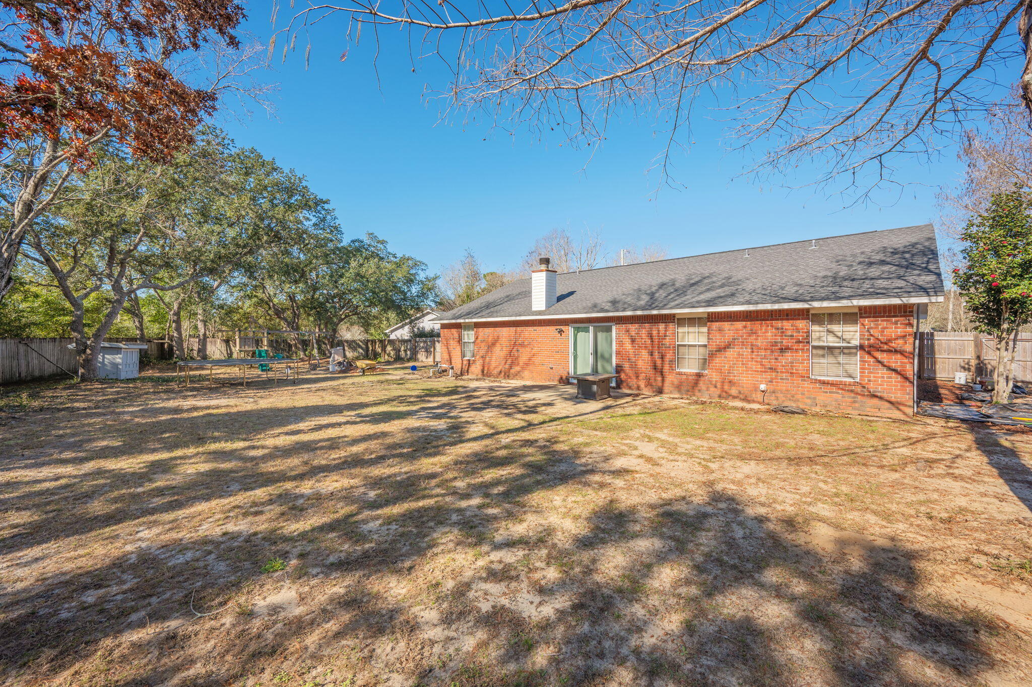 COUNTRY BREEZE ESTATES - Residential Lease