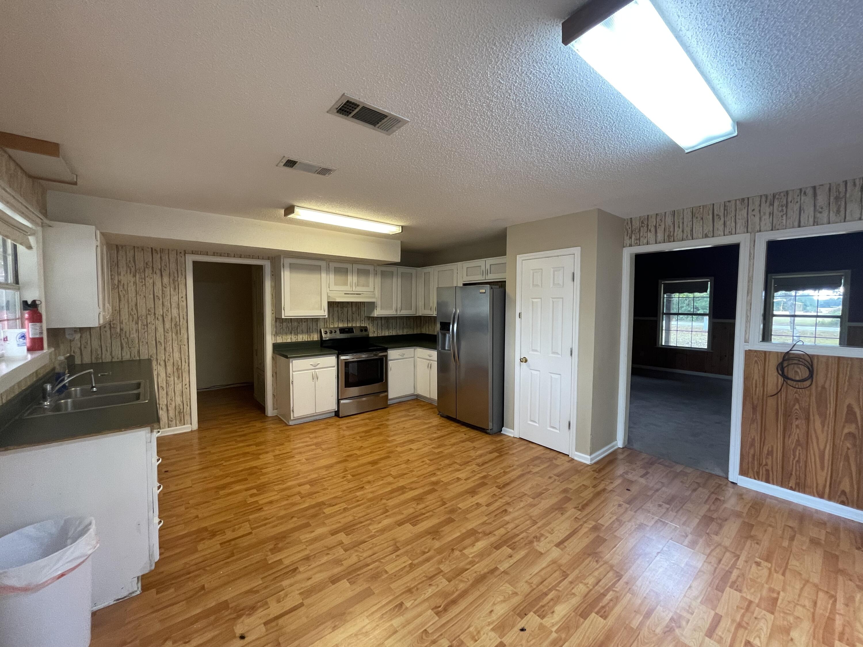 METES & BOUNDS - Residential Lease