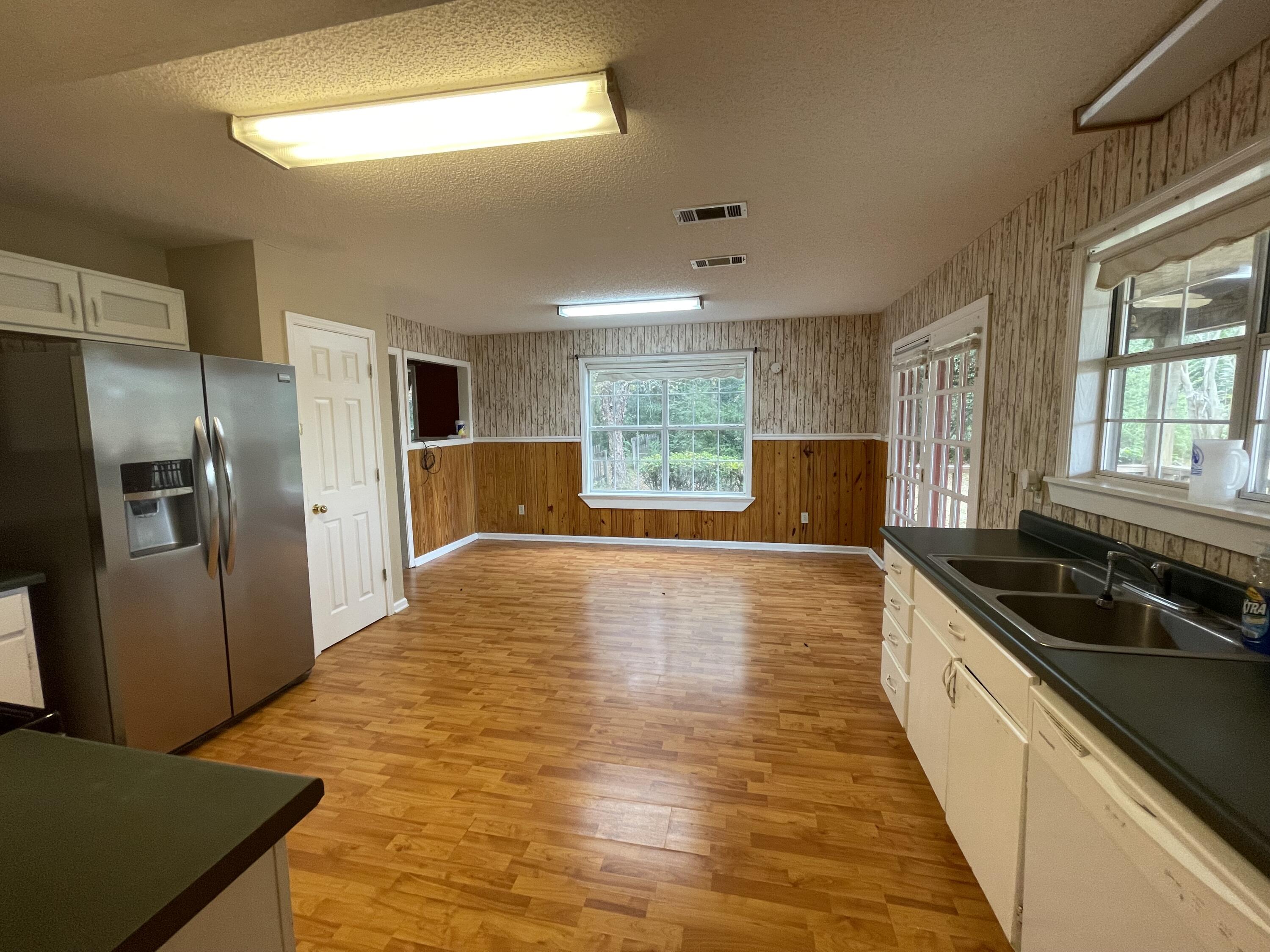 METES & BOUNDS - Residential Lease