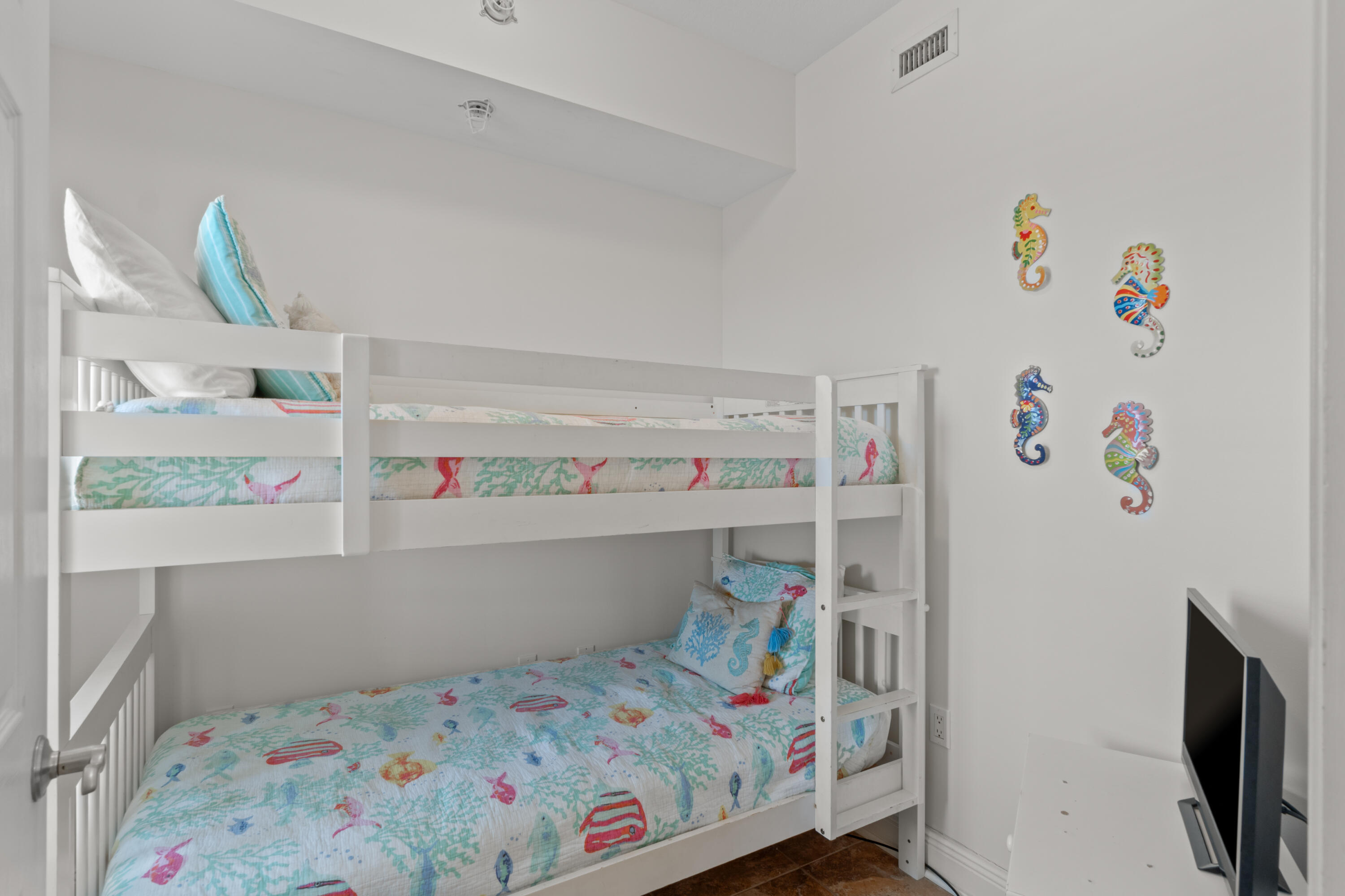 SUMMER PLACE - Residential