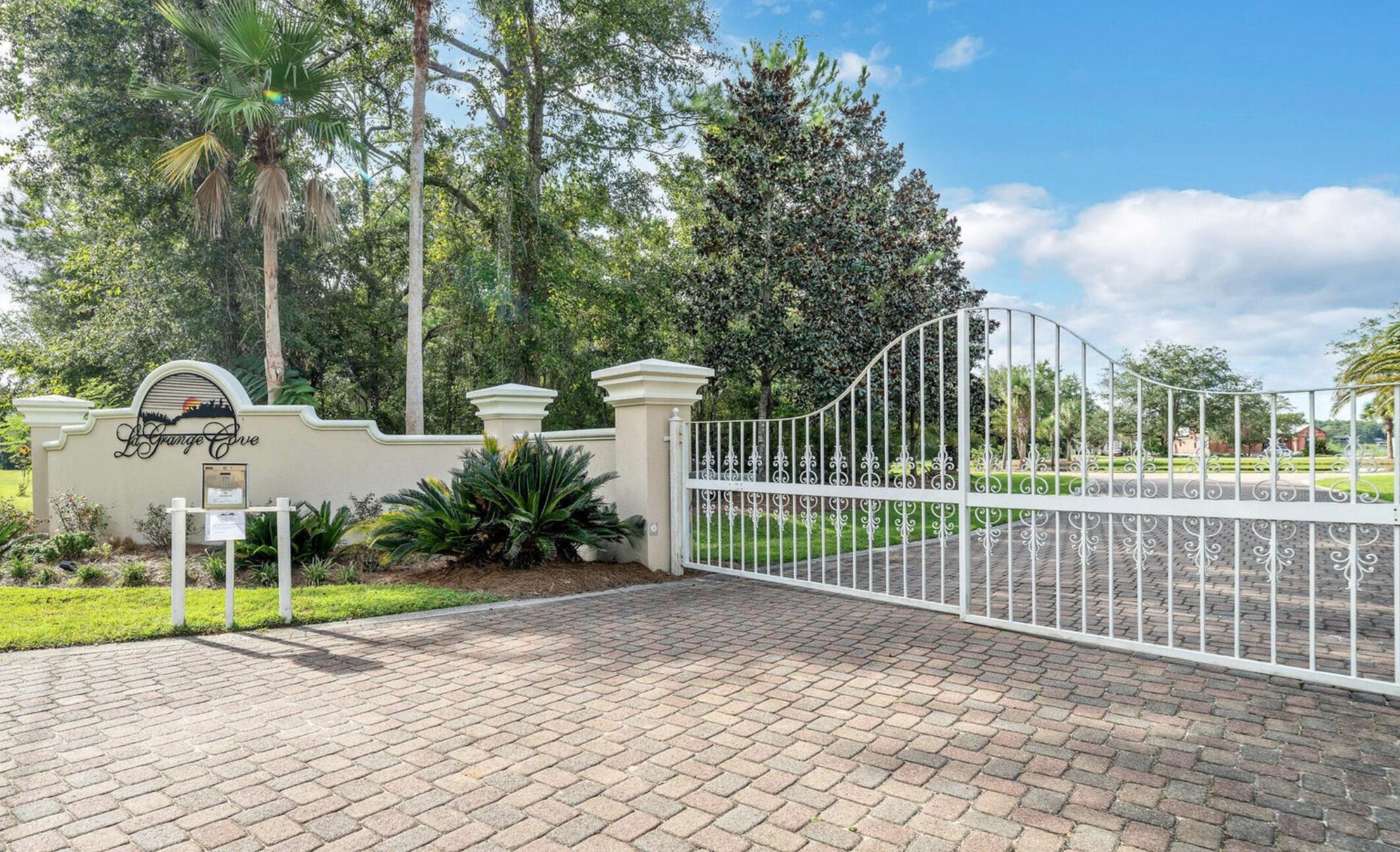 12 Lagrange Cove Circle