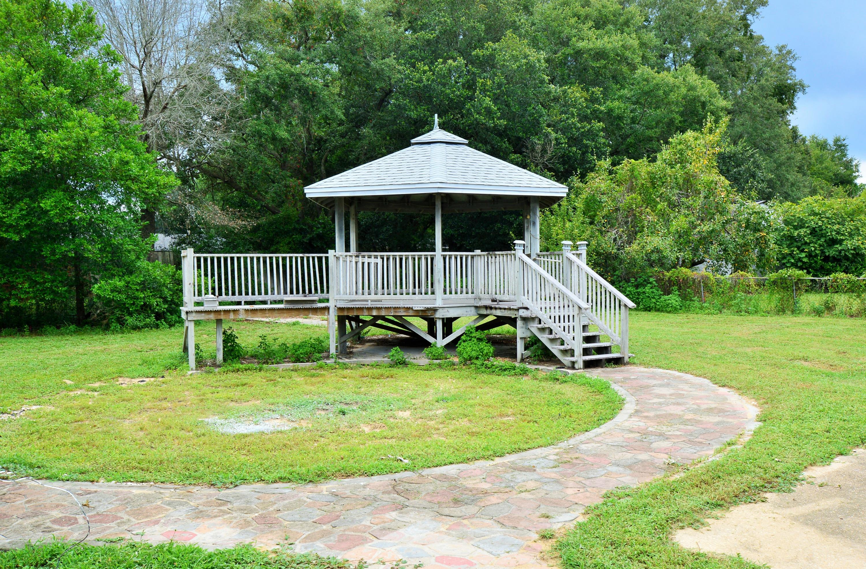 BAYOU MARCUS HEIGHTS - Residential