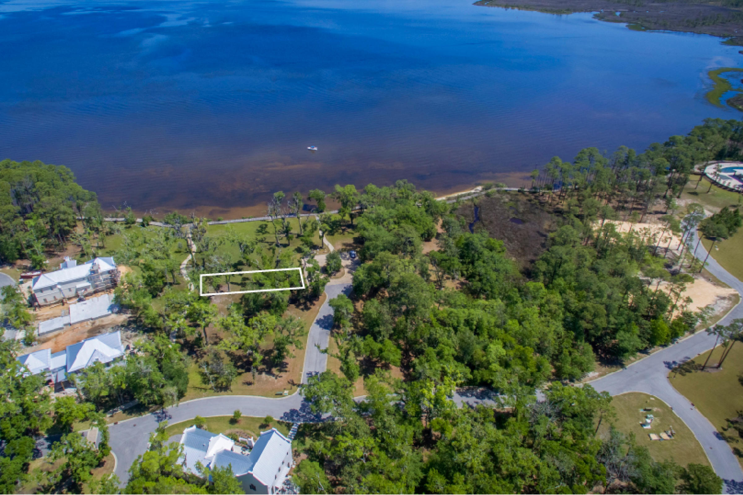 CHURCHILL OAKS - Land