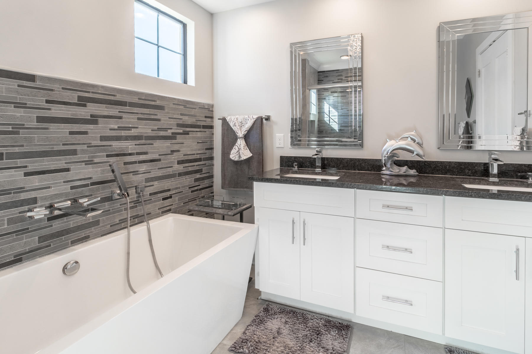 Villa Lago - Residential