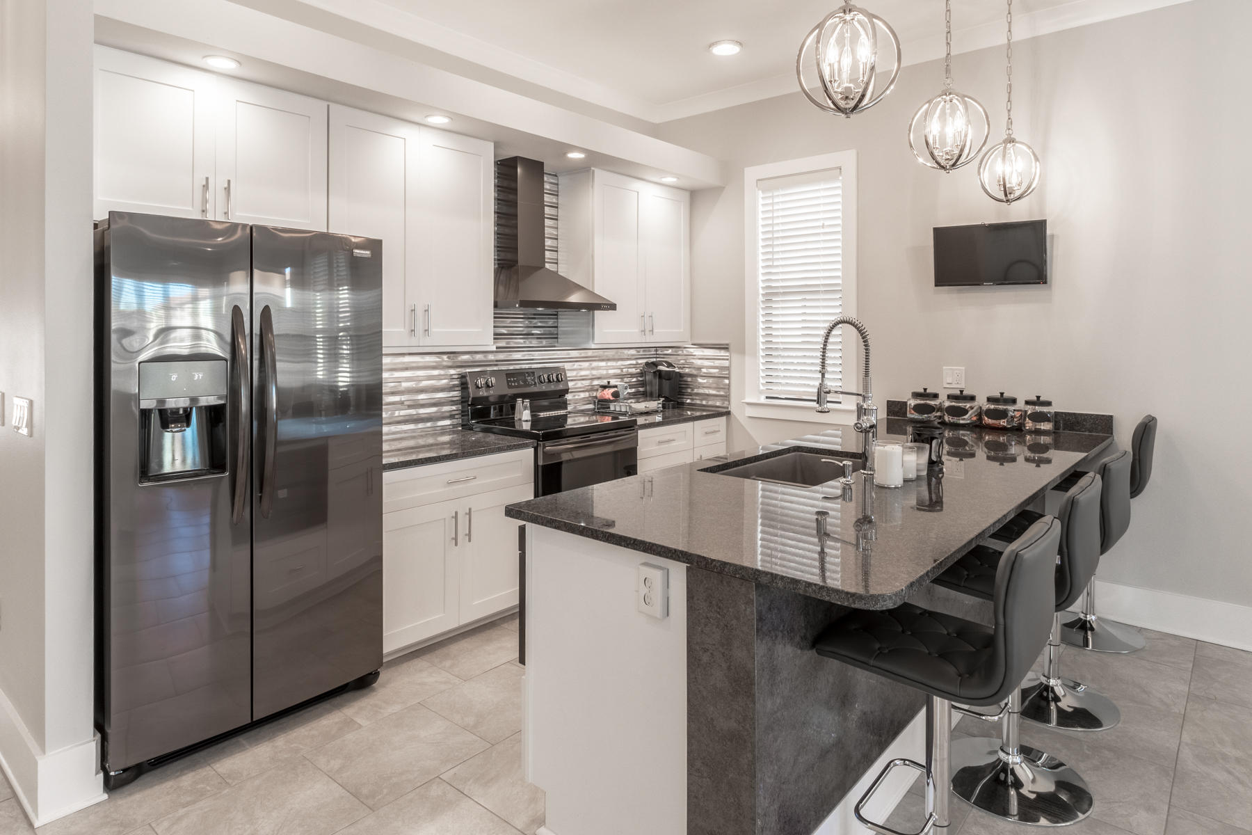 Villa Lago - Residential