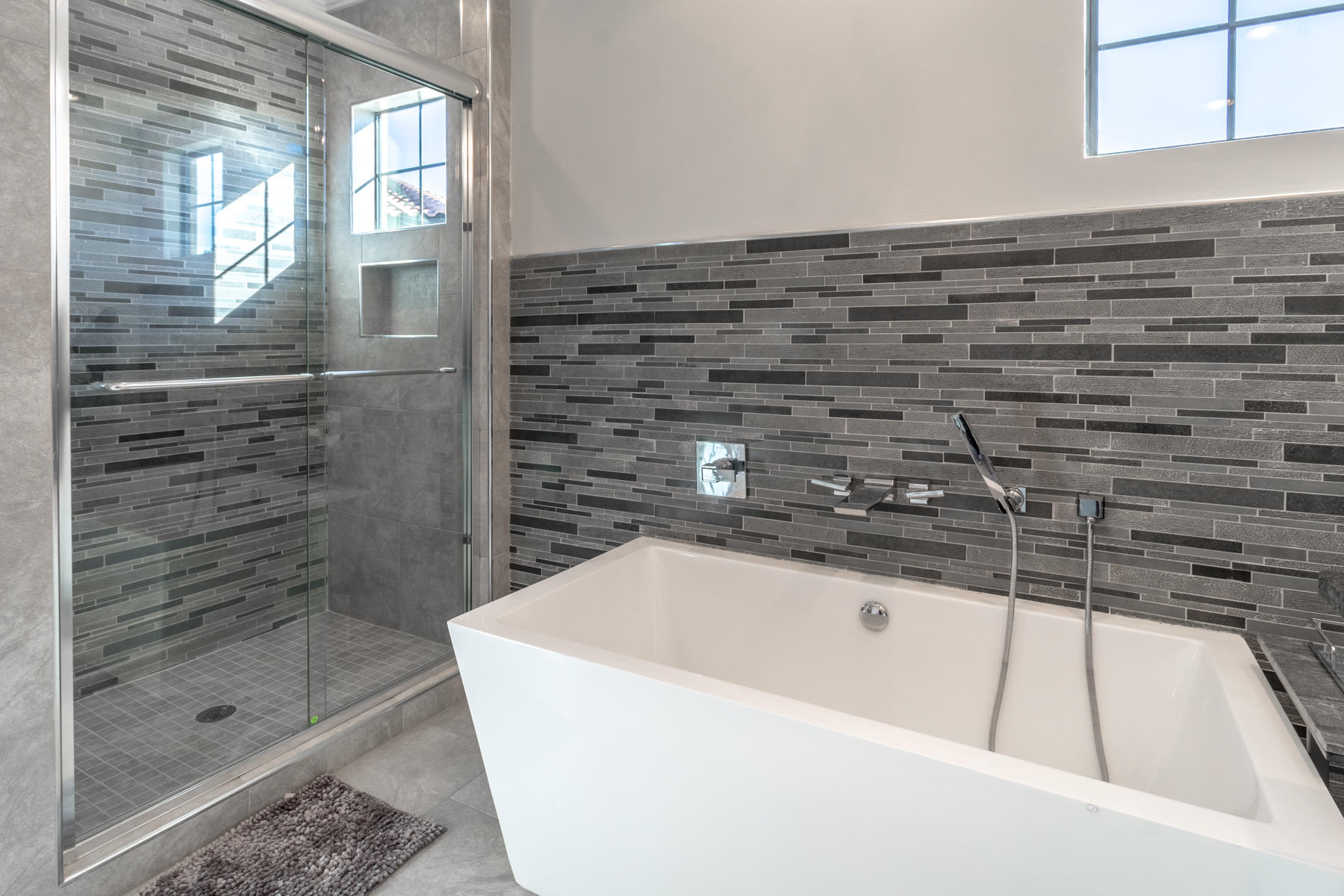 Villa Lago - Residential