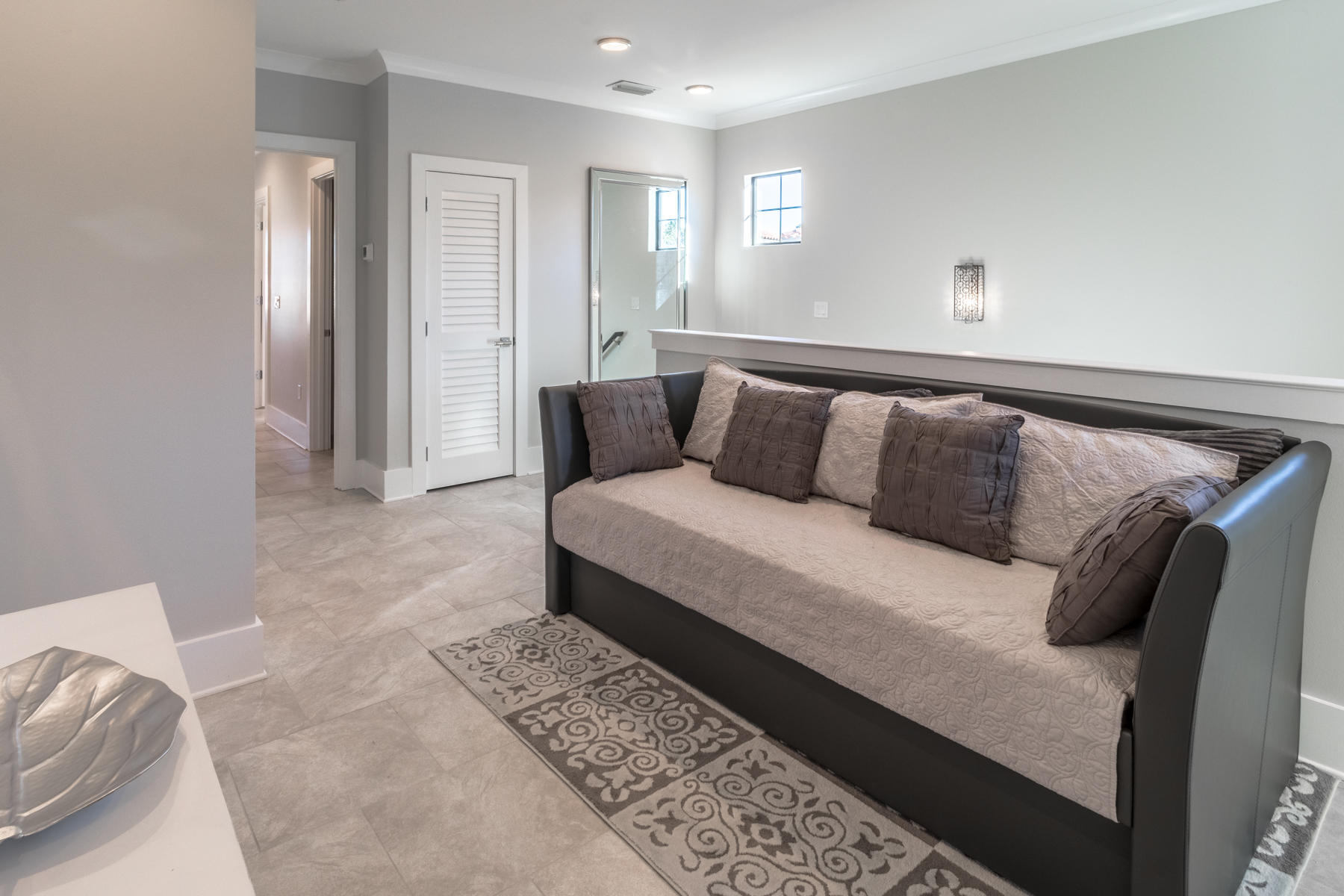 Villa Lago - Residential