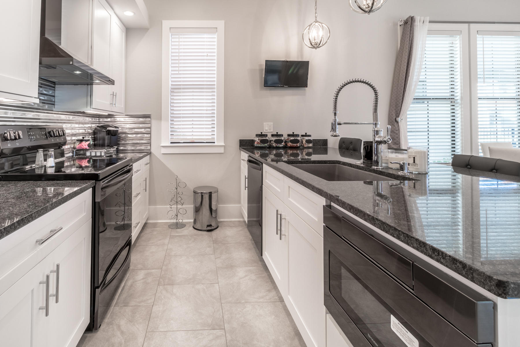 Villa Lago - Residential