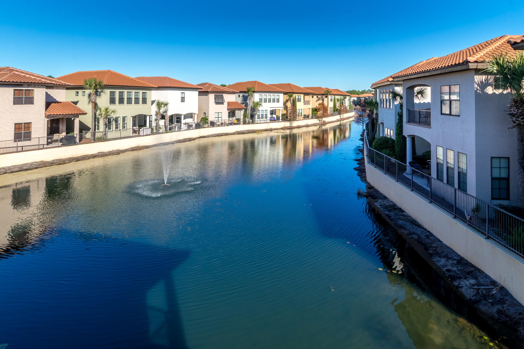 Villa Lago - Residential