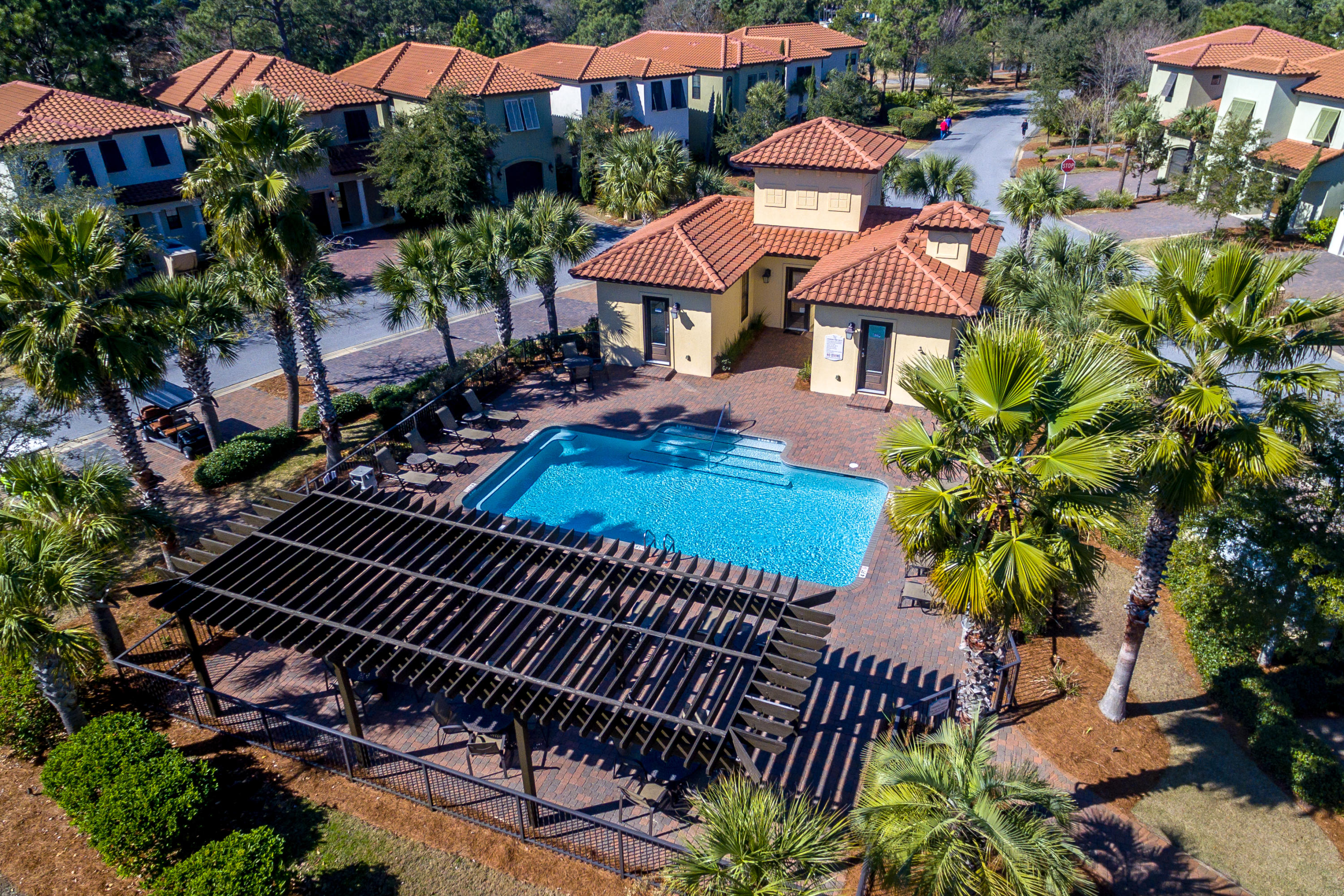 Villa Lago - Residential