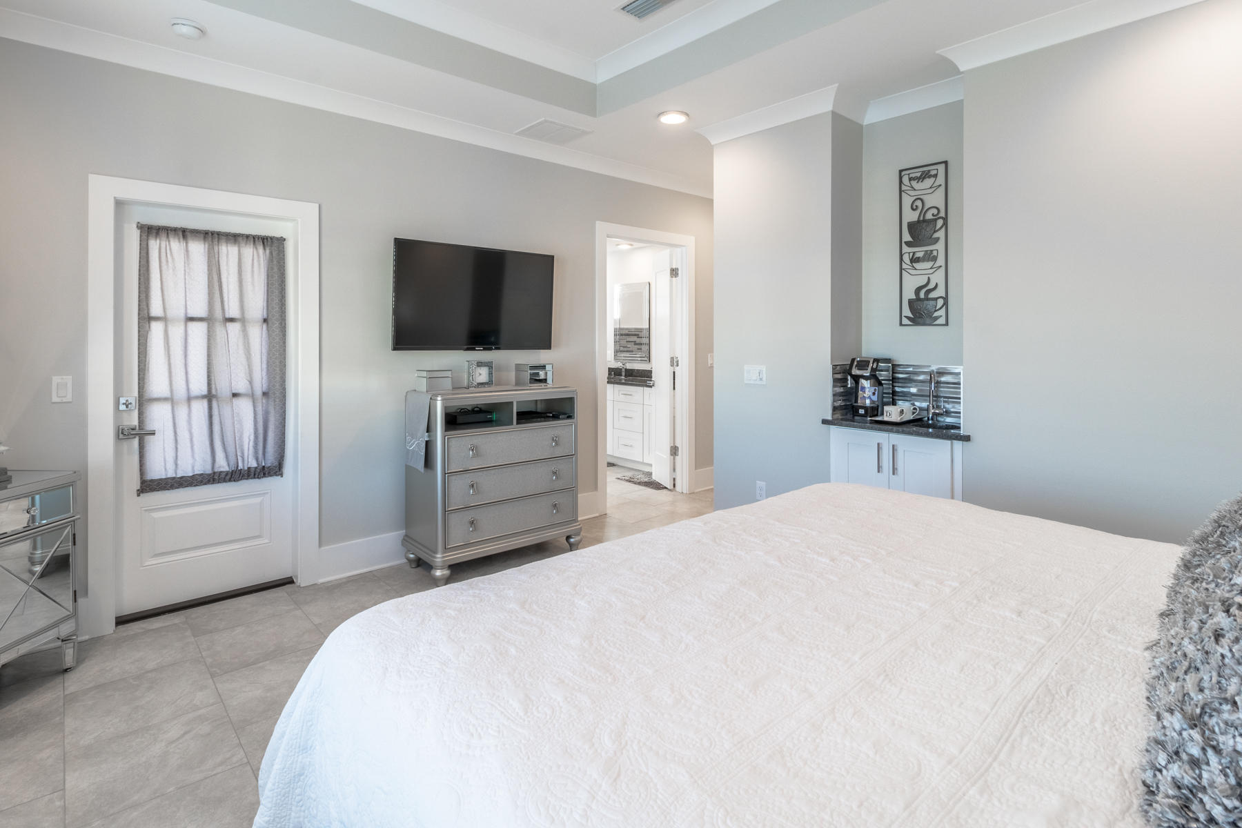 Villa Lago - Residential