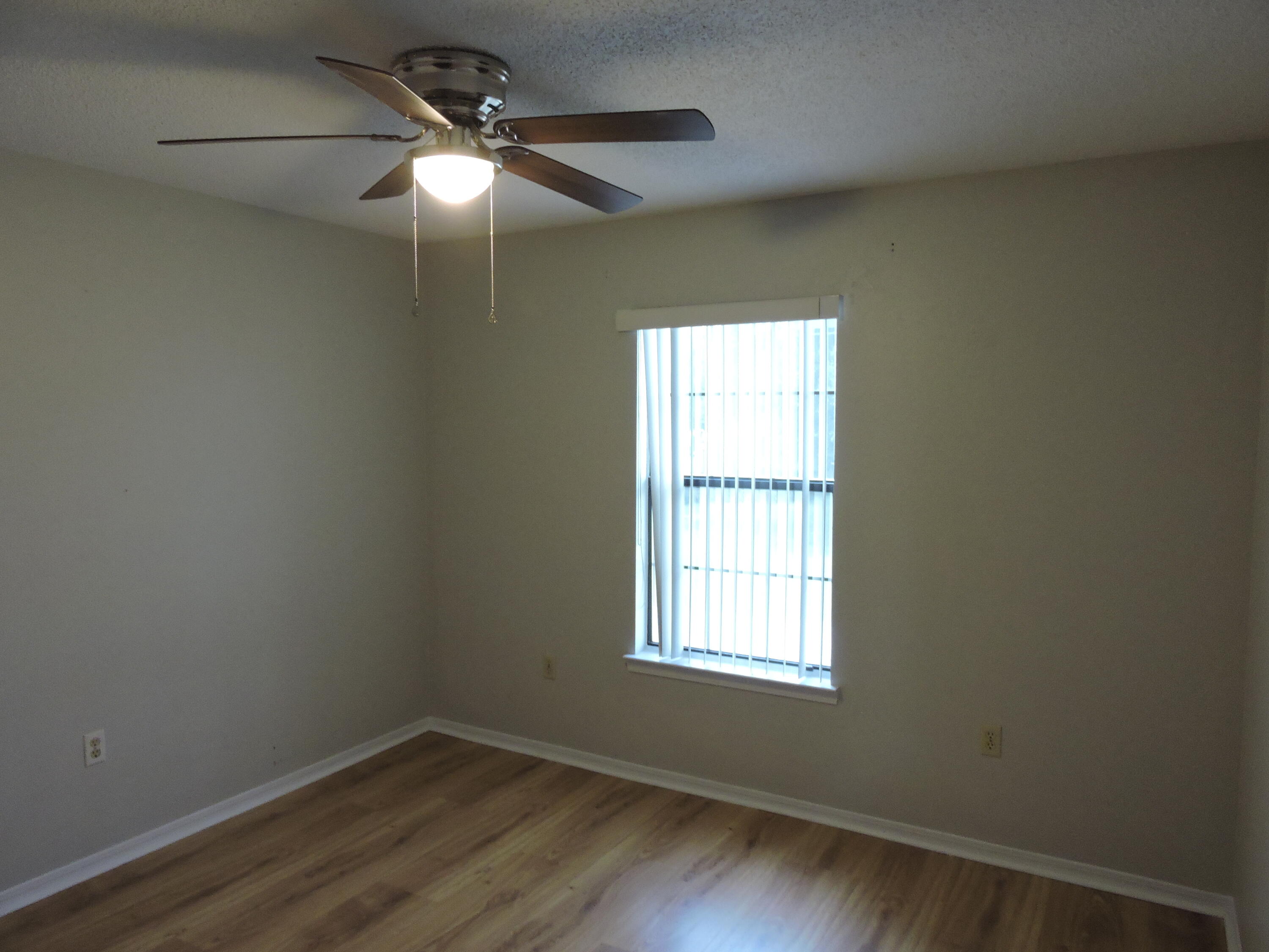 VALLEY T/H - Residential Lease