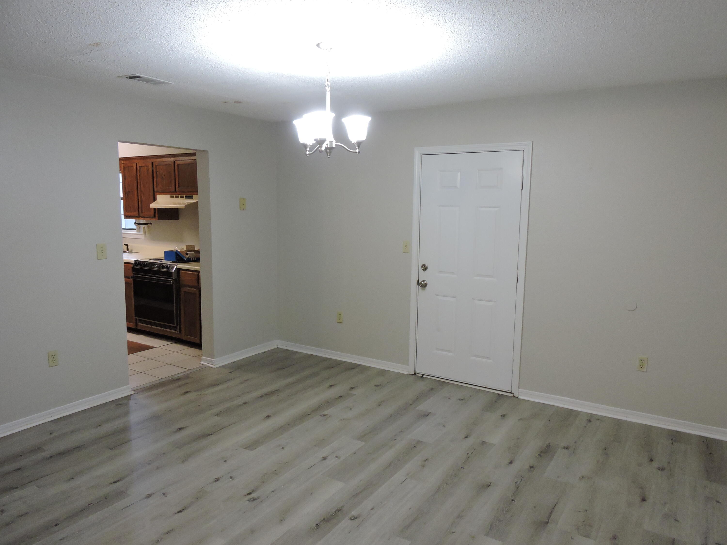 VALLEY T/H - Residential Lease