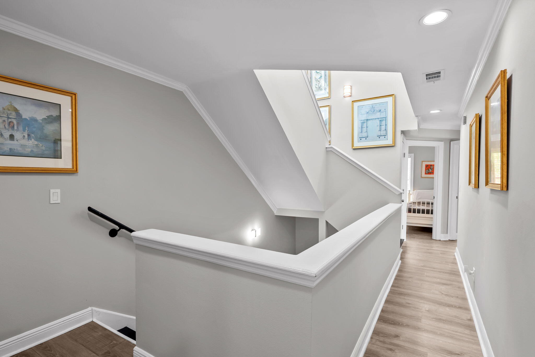 VANTAGE POINTE - Residential