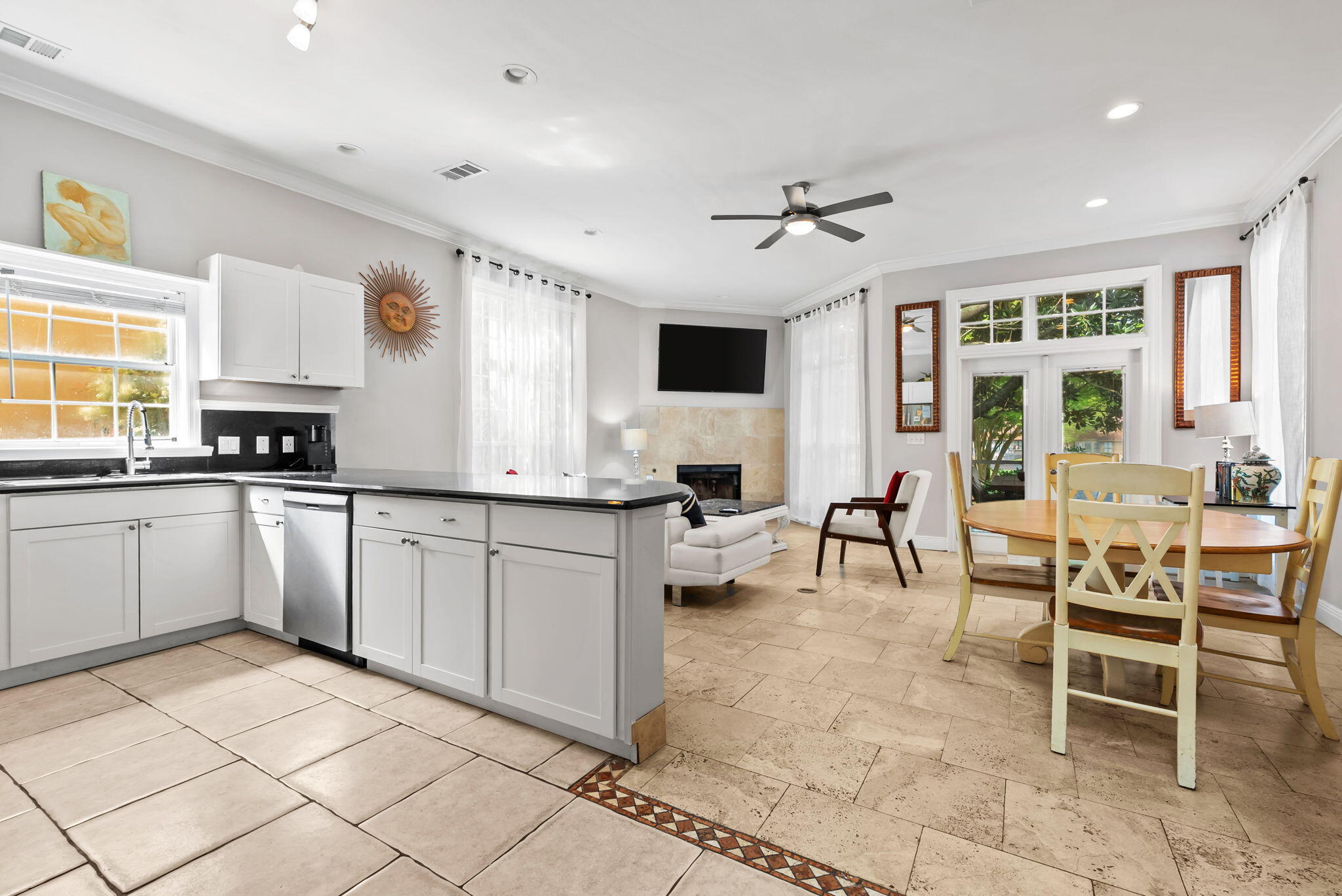 VANTAGE POINTE - Residential