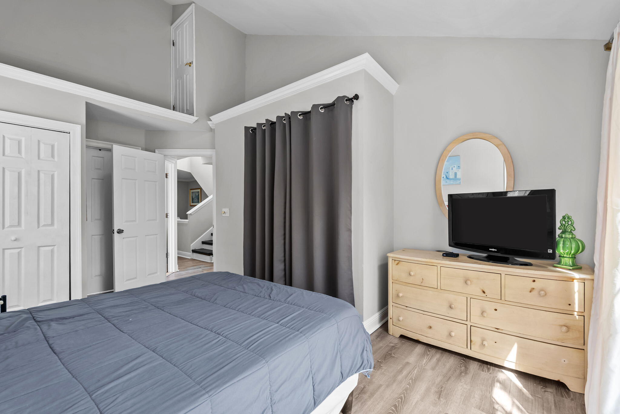 VANTAGE POINTE - Residential